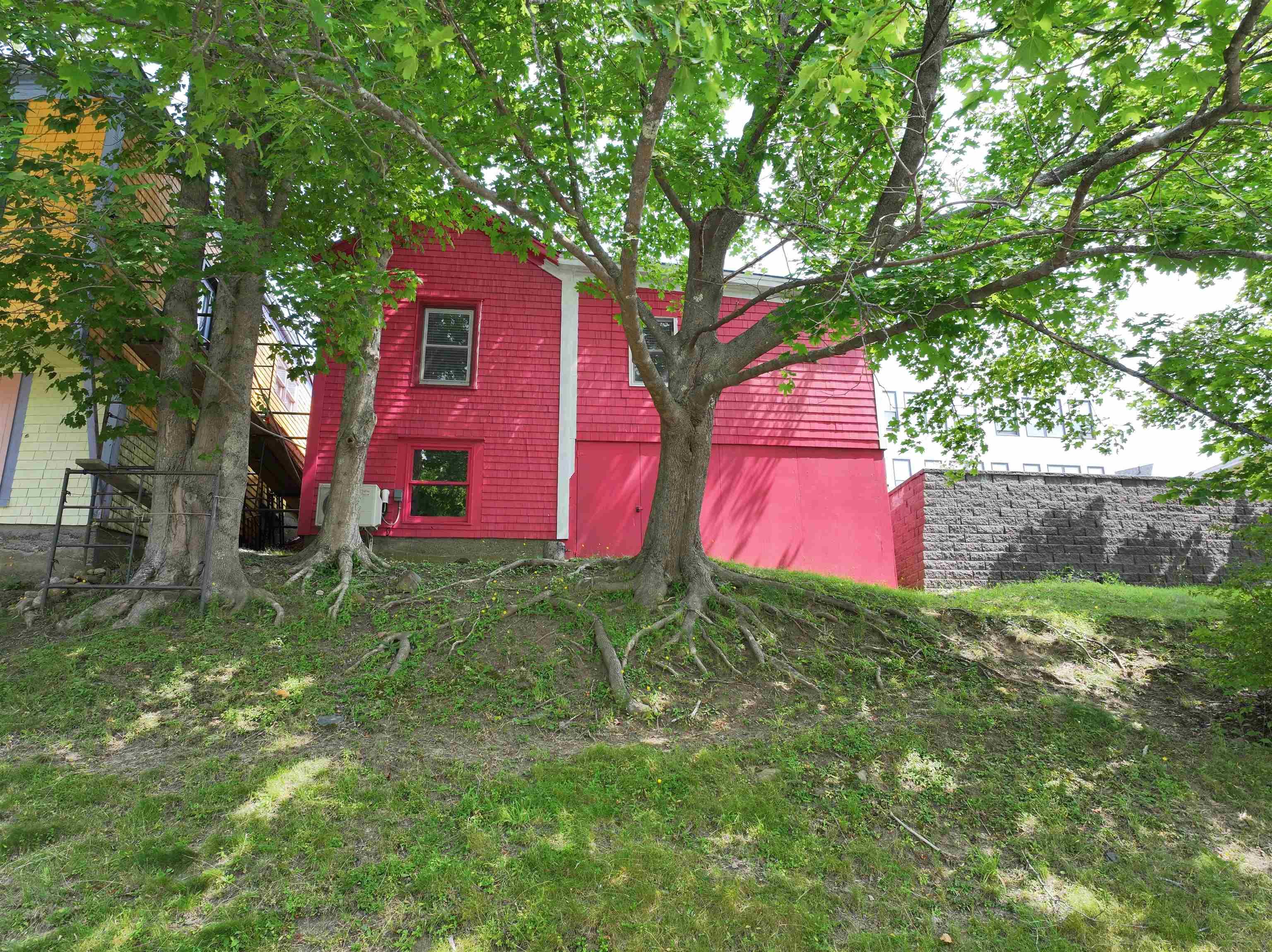 $324,900.00: 10 Pelham Street, Lunenburg