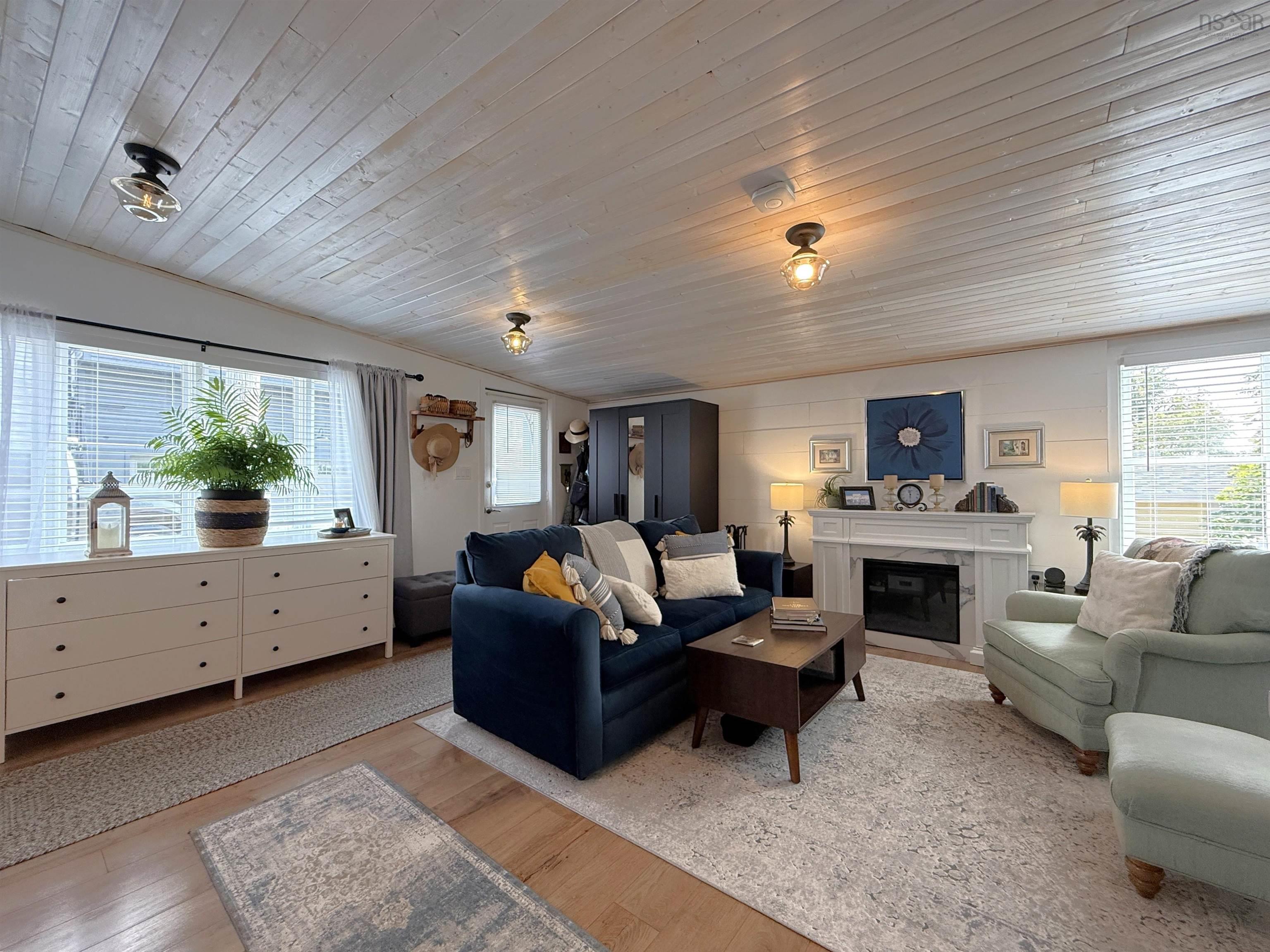 $324,900.00: 10 Pelham Street, Lunenburg