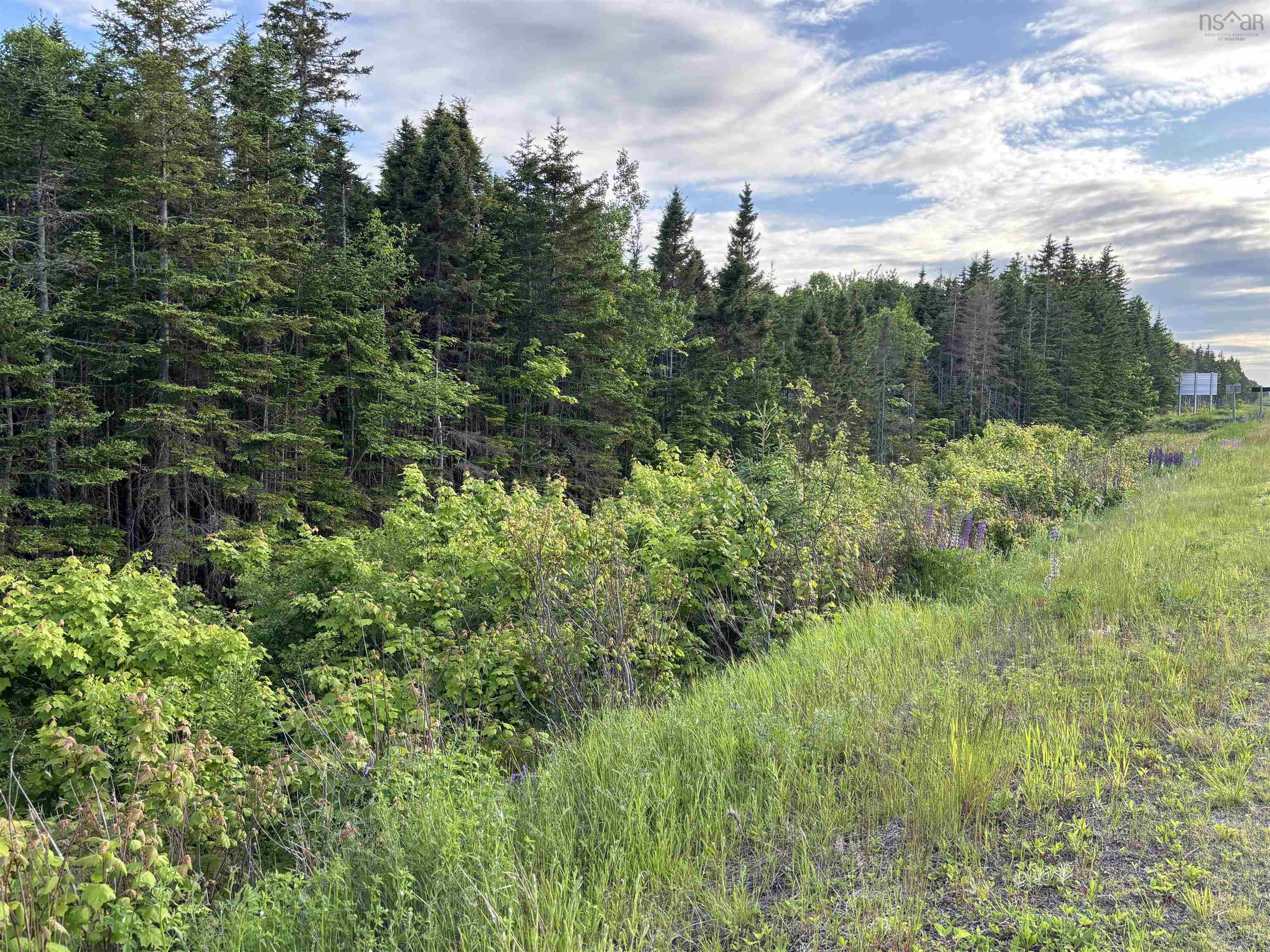 $74,900.00: 105 Highway Highway, Dalem Lake