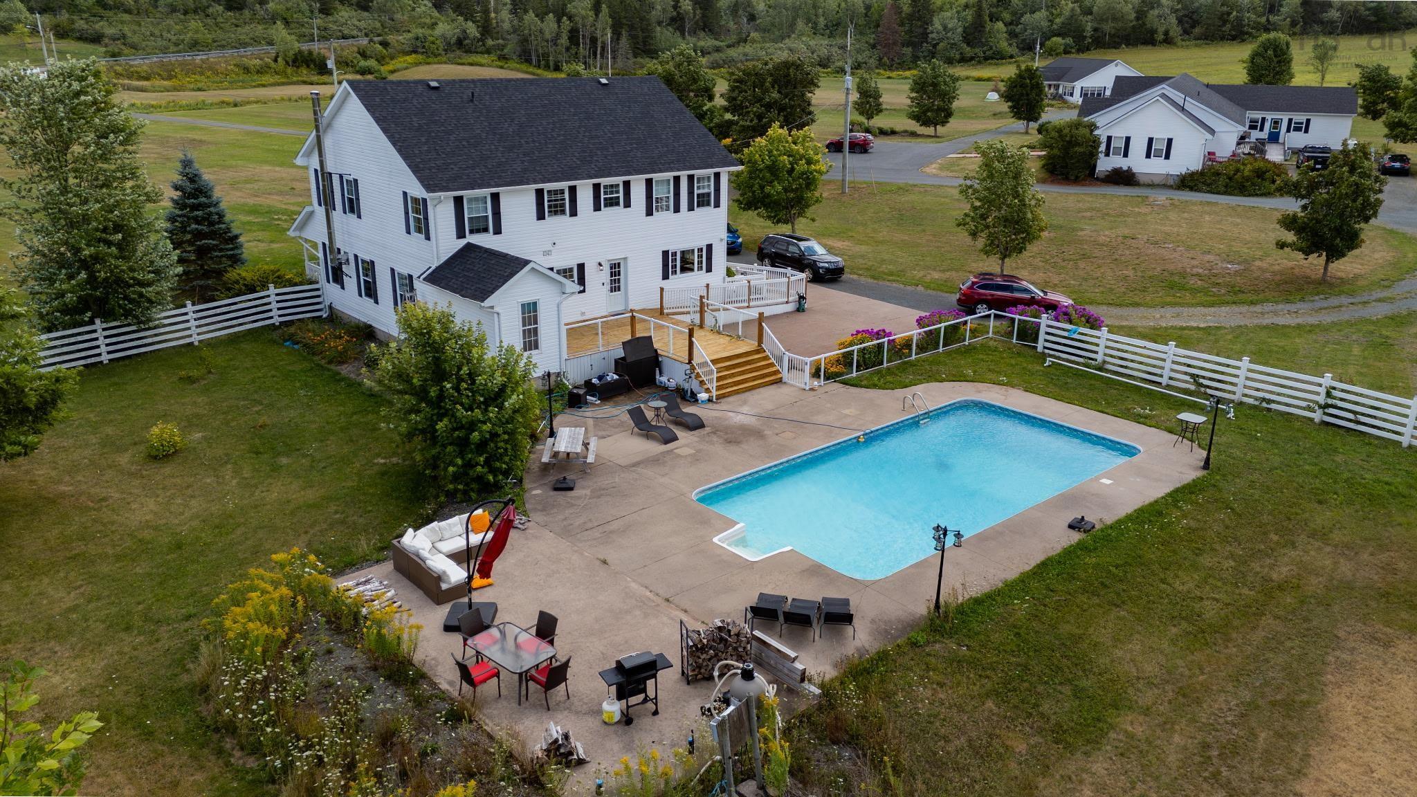 $659,900.00: 2033 Highway 245, North Grant