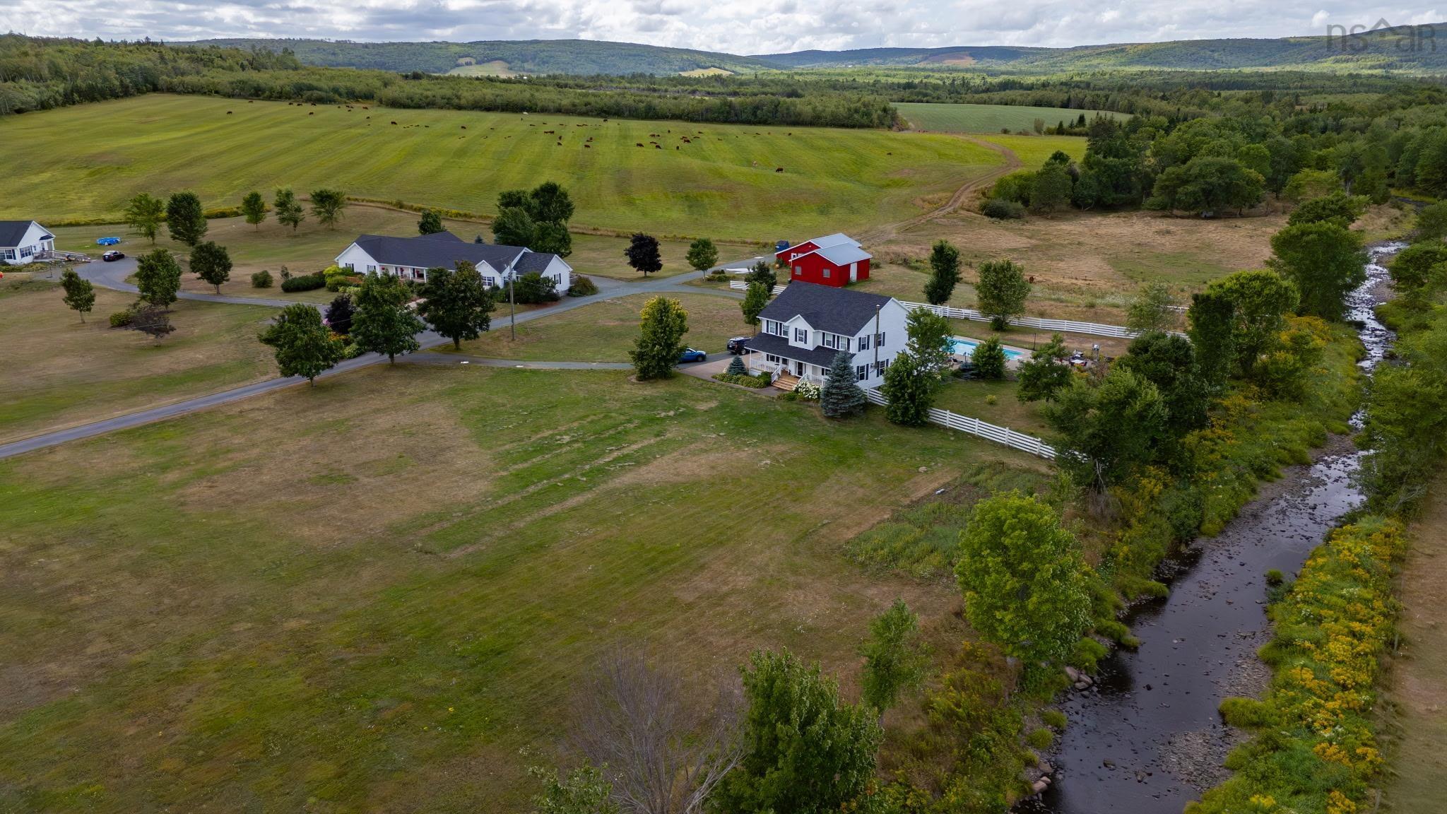 $659,900.00: 2033 Highway 245, North Grant