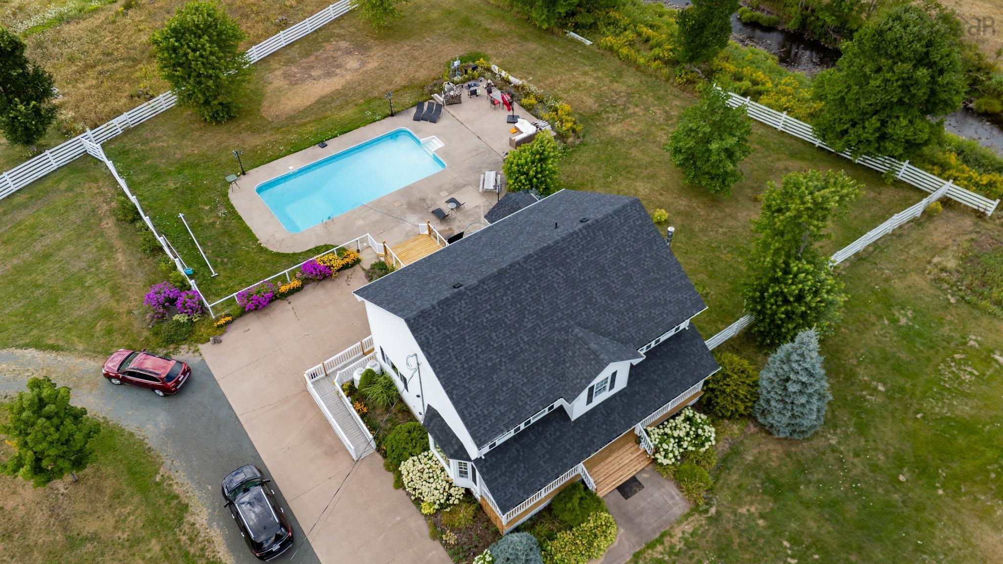 $659,900.00: 2033 Highway 245, North Grant