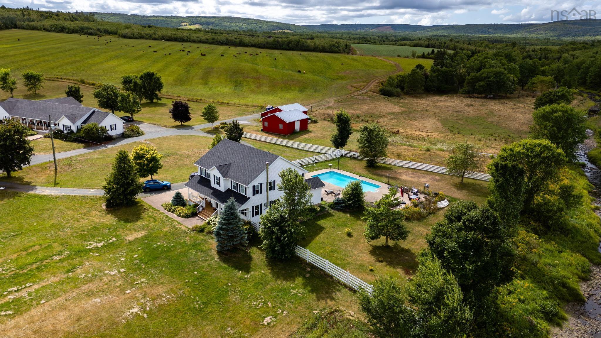 $659,900.00: 2033 Highway 245, North Grant