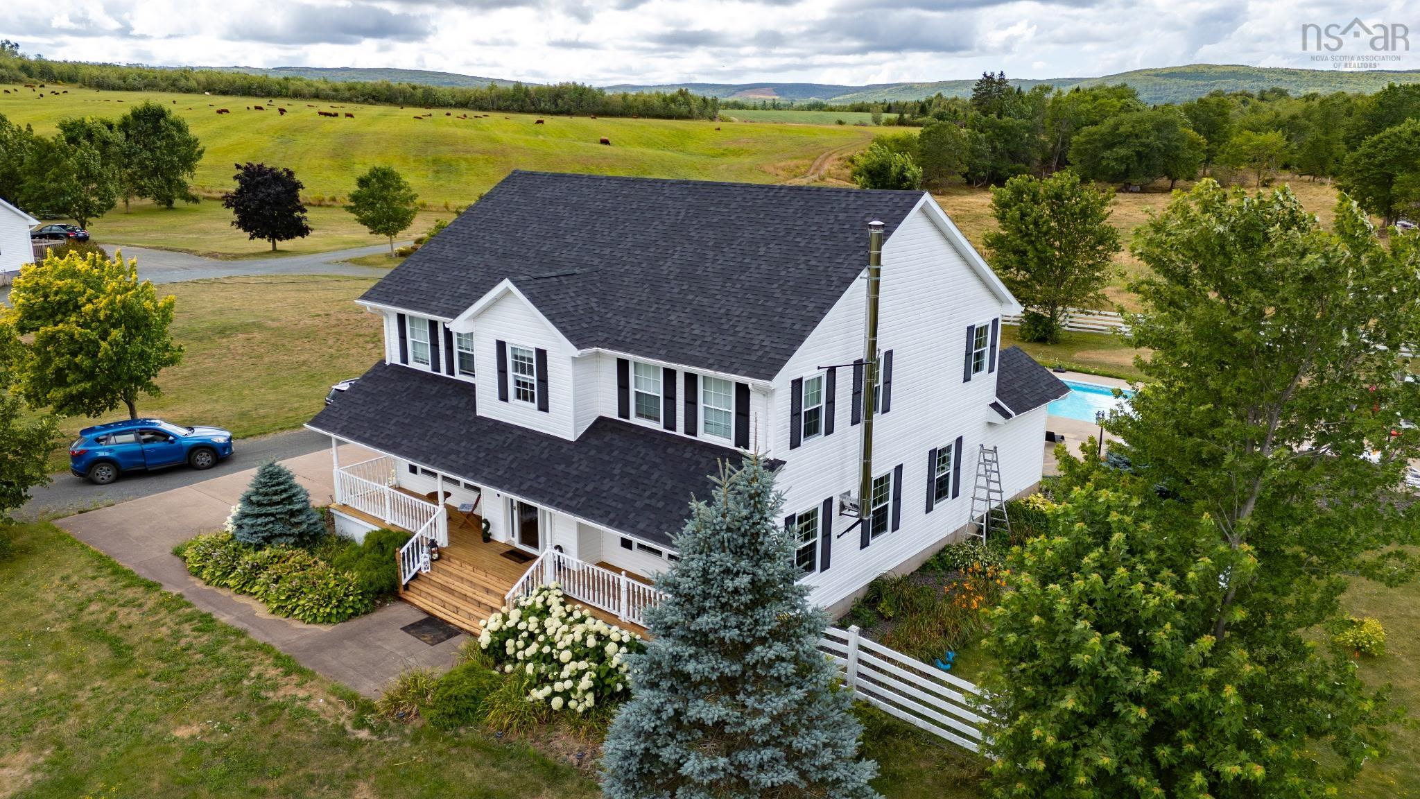 $659,900.00: 2033 Highway 245, North Grant
