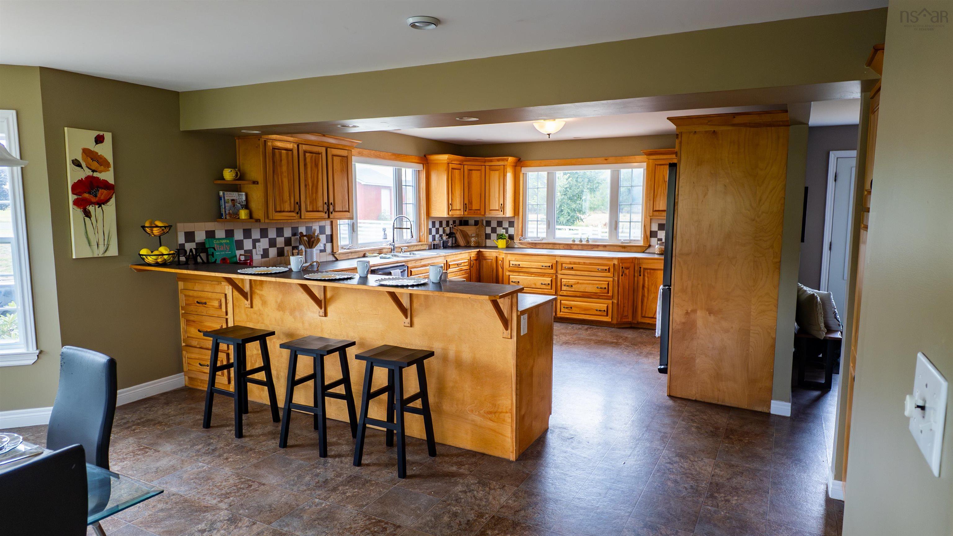 $659,900.00: 2033 Highway 245, North Grant
