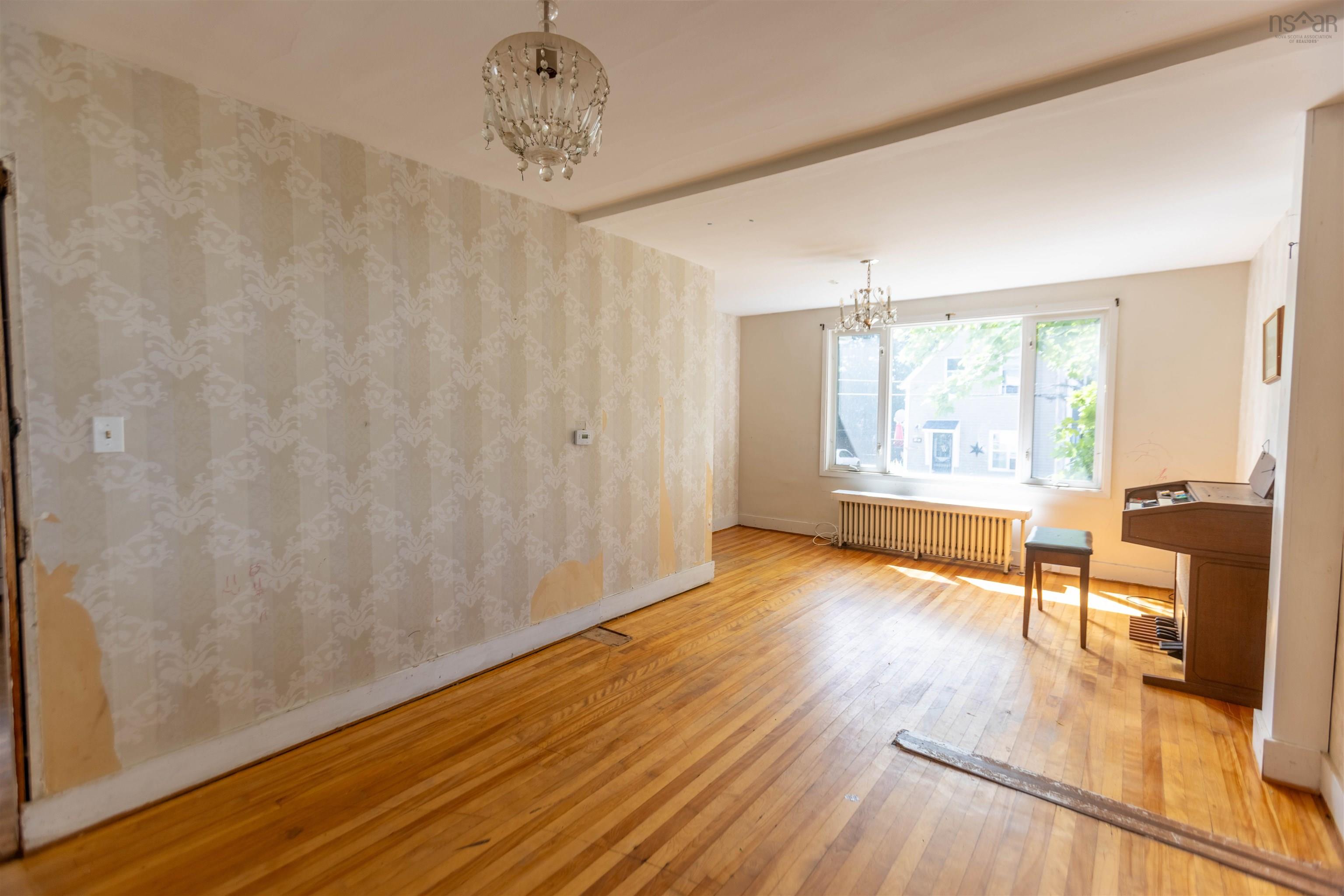 $109,900.00: 32 Victoria Street, Springhill