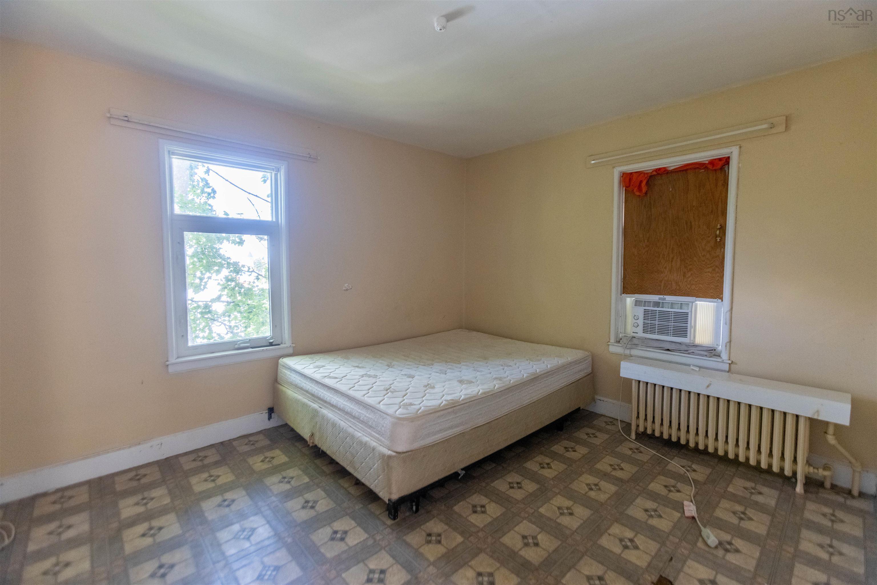 $109,900.00: 32 Victoria Street, Springhill