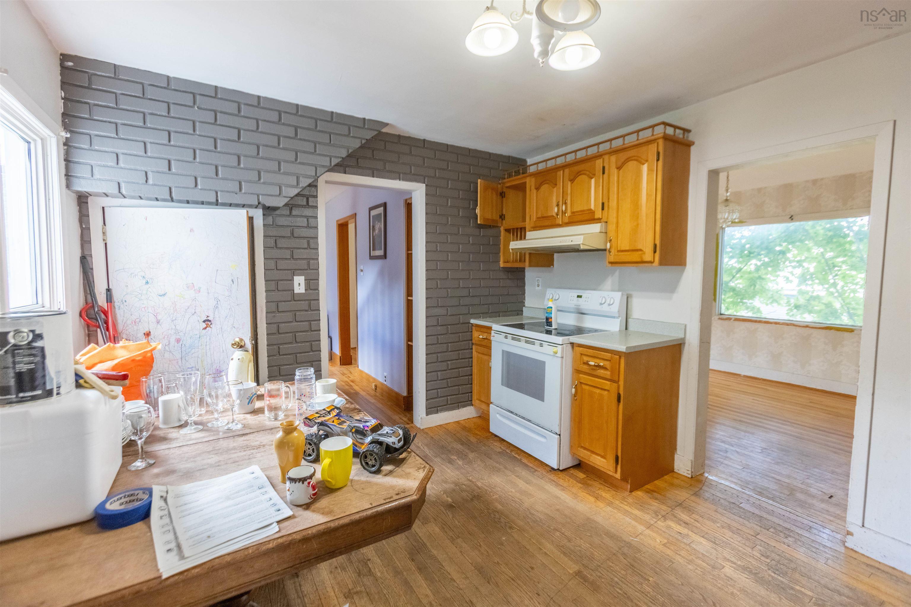 $109,900.00: 32 Victoria Street, Springhill