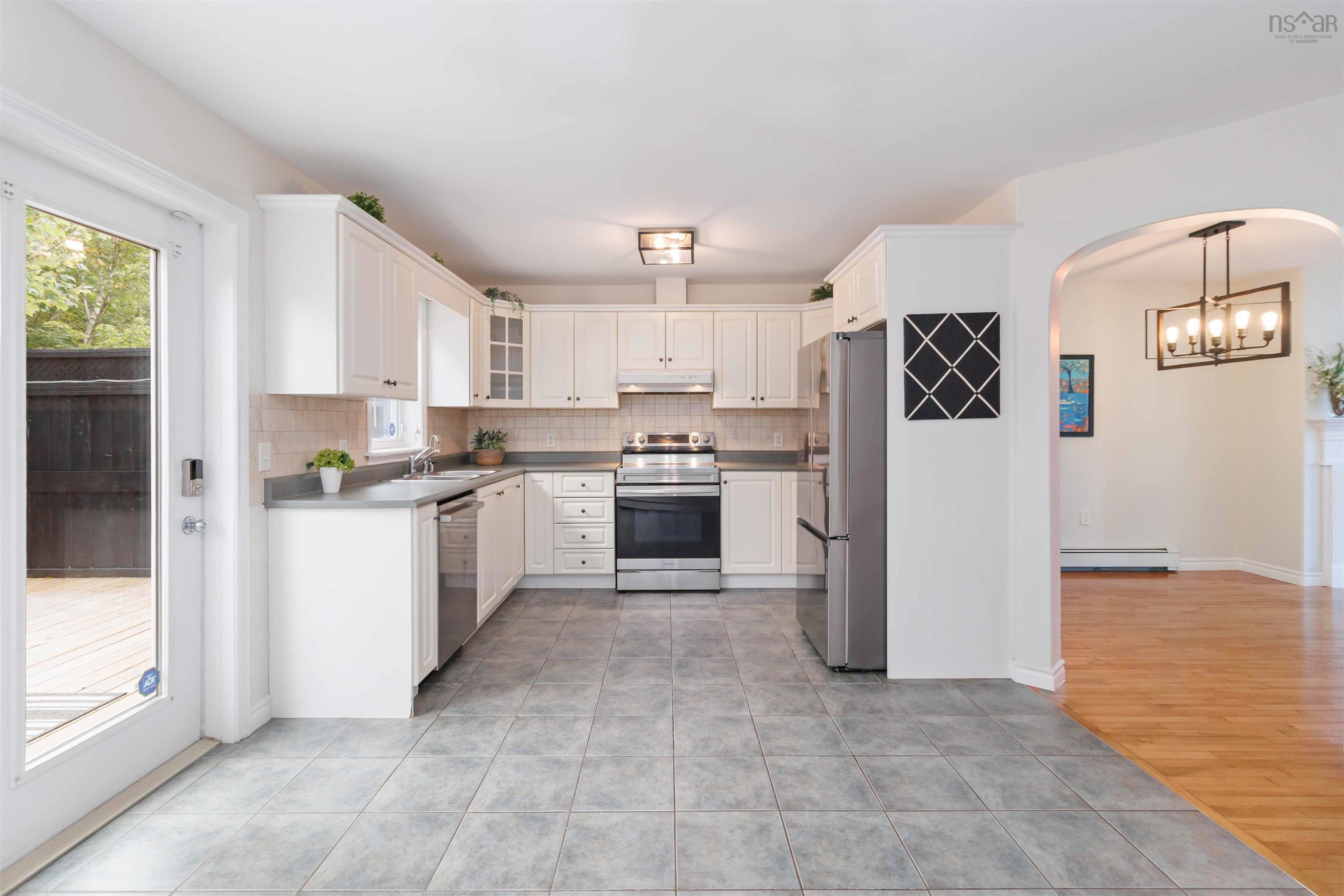 $549,000.00: 8 Surrey Way, Portland Hills, Dartmouth