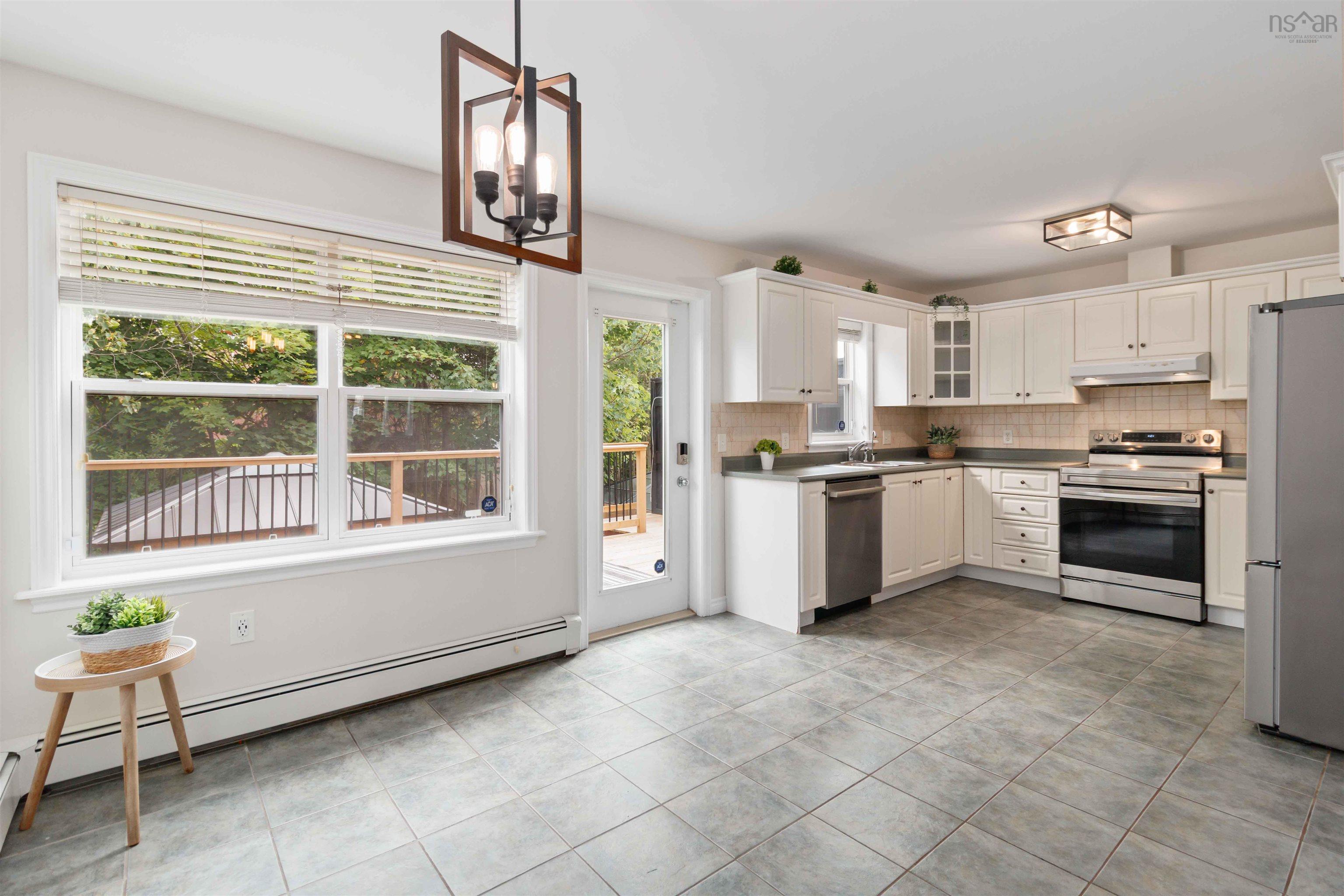 $549,000.00: 8 Surrey Way, Portland Hills, Dartmouth