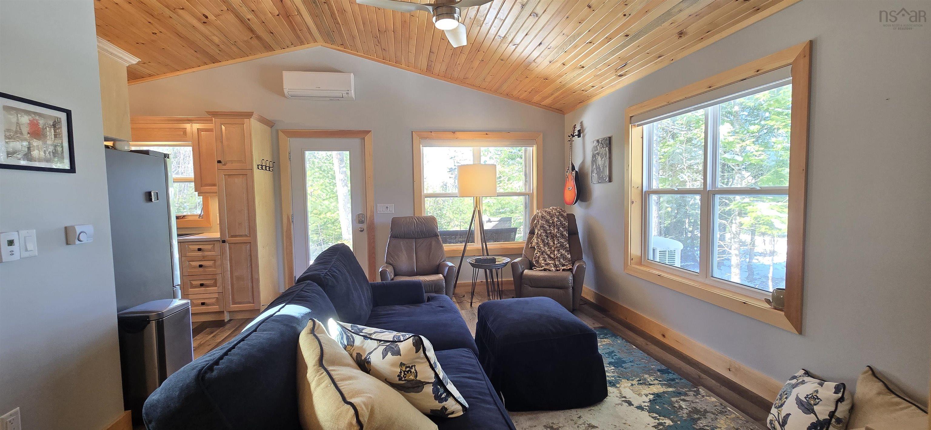 $344,900.00: 12 86 Sparrow Lane, Vaughan