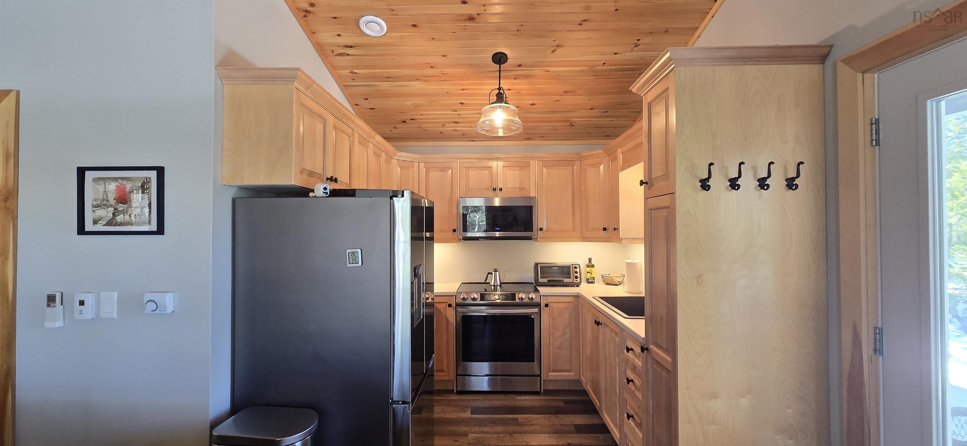 $344,900.00: 12 86 Sparrow Lane, Vaughan