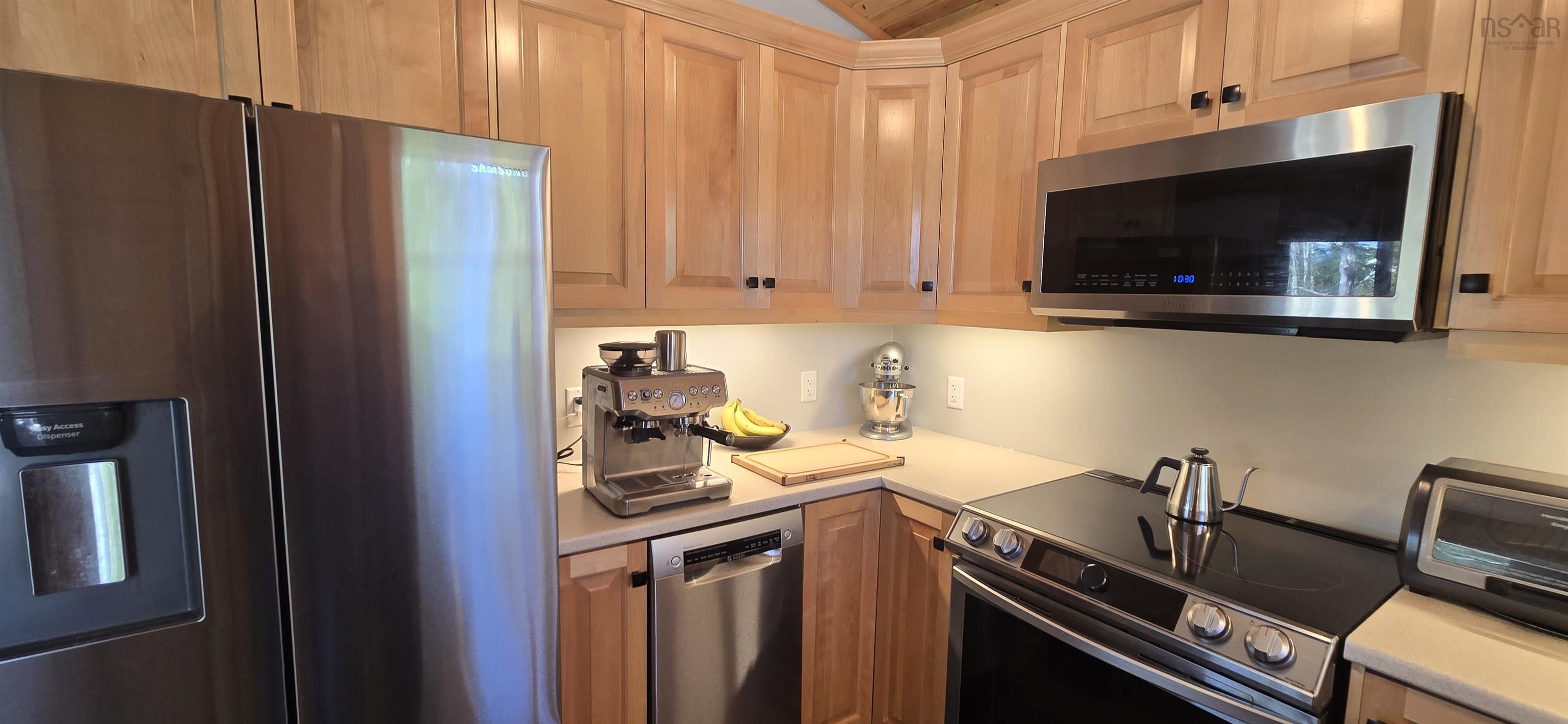 $344,900.00: 12 86 Sparrow Lane, Vaughan