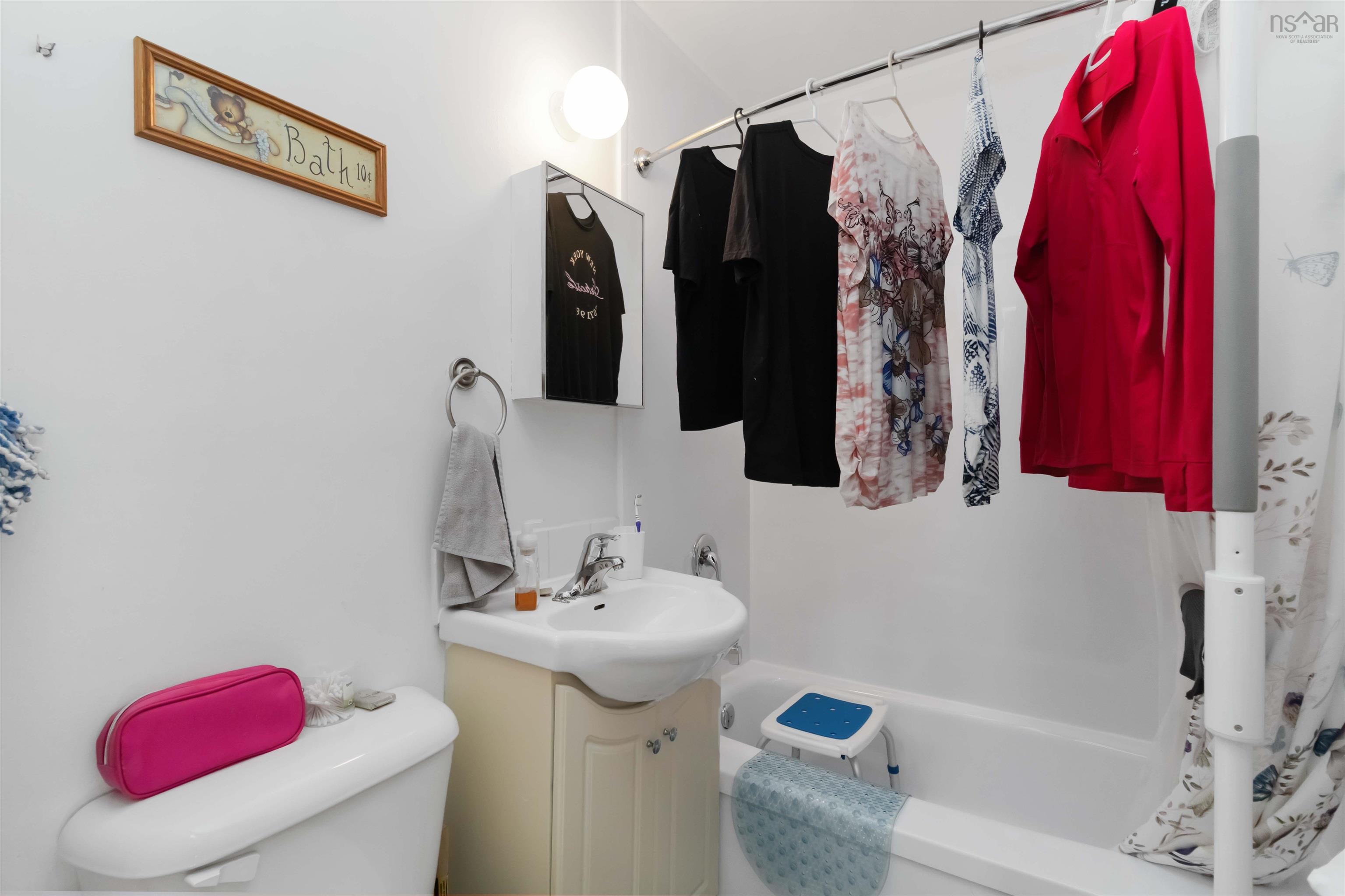 37 Gaston Road, Dartmouth, NS (MLS 202521523)