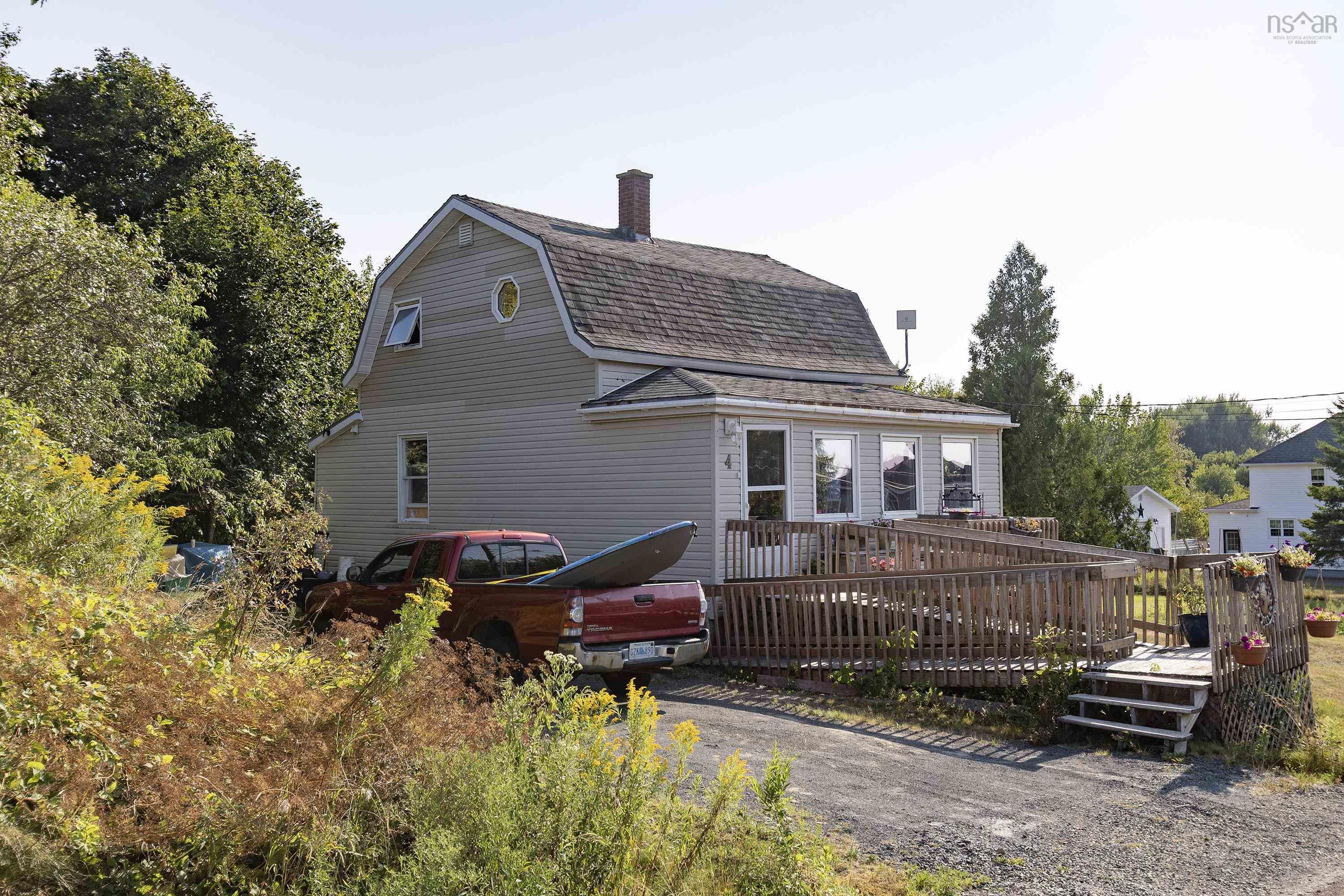 4 Starr Street, Springhill, NS (MLS 202521643)