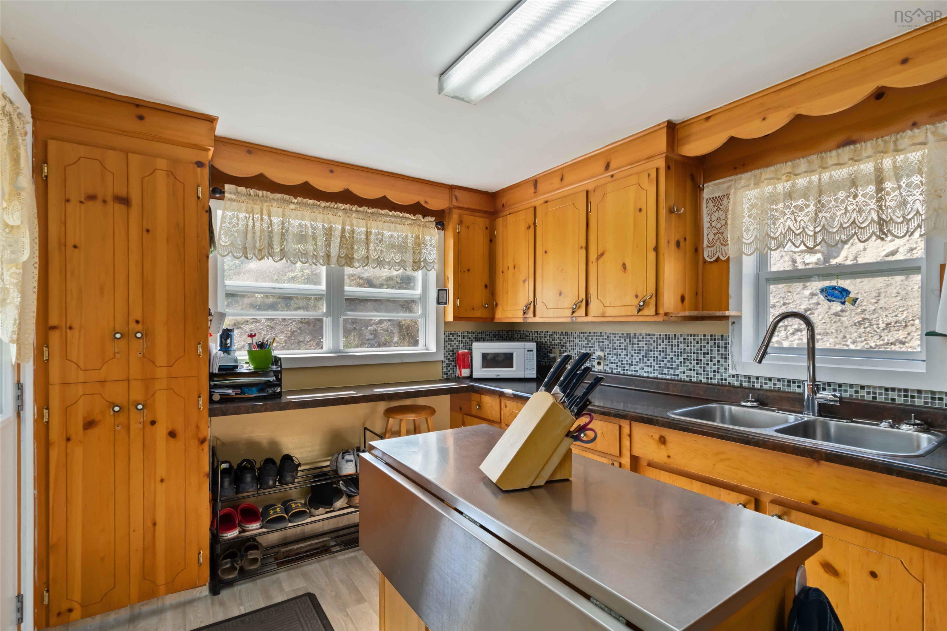 $419,900.00: 6847 St Margarets Bay Road, Head Of St. Margarets Bay