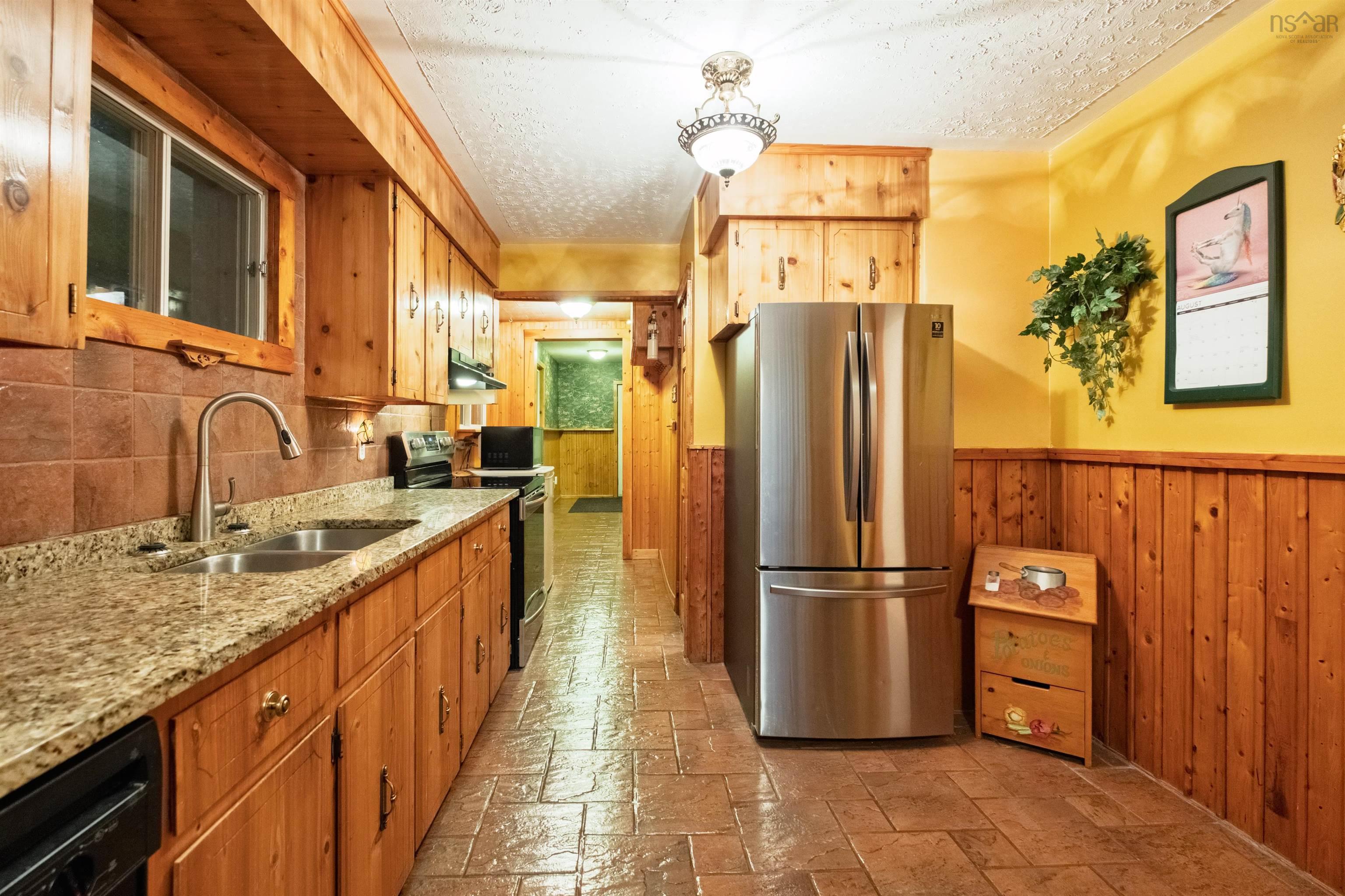 1645 St. Margaret's Bay Road, Timberlea, NS (MLS 202521682)