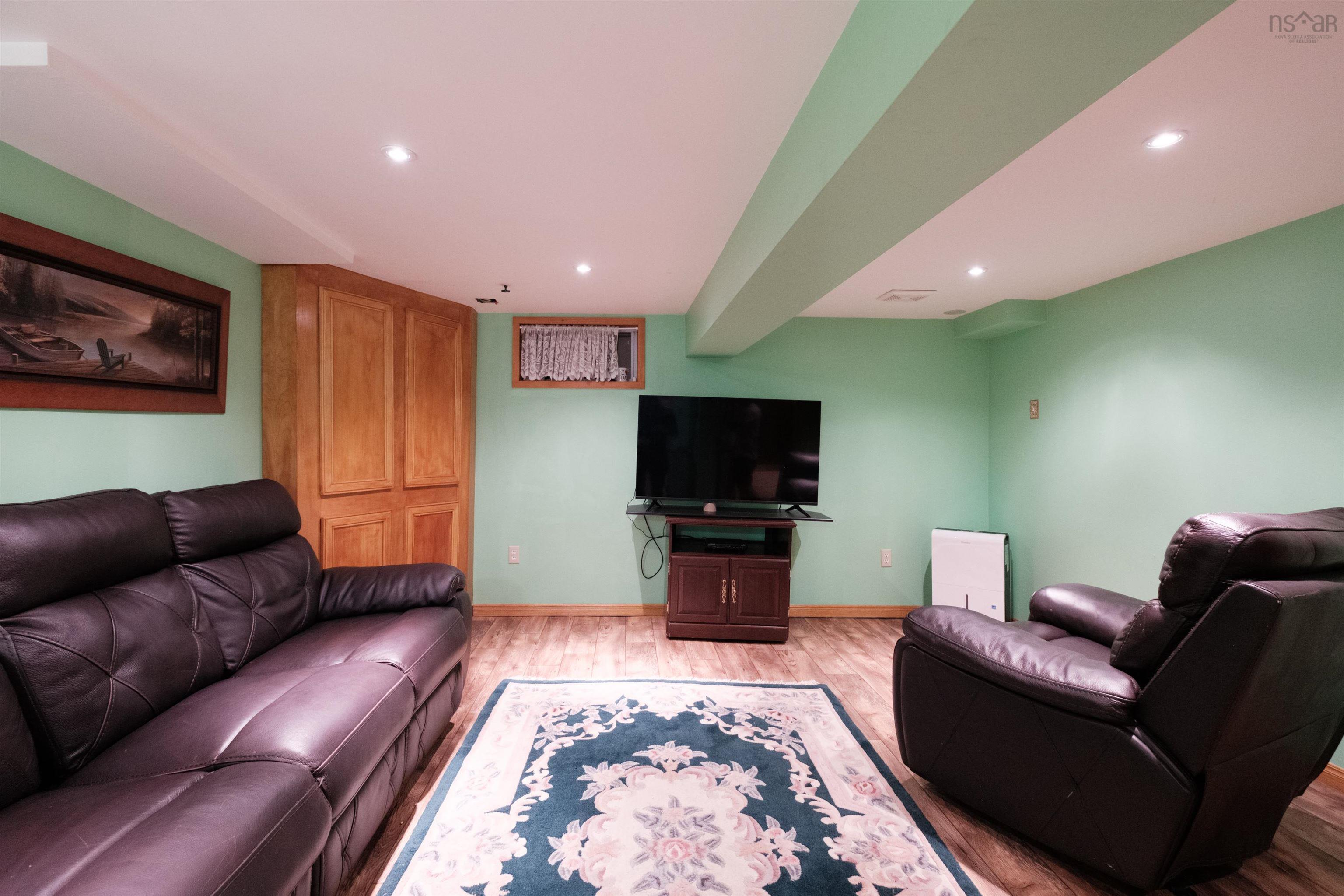 1645 St. Margaret's Bay Road, Timberlea, NS (MLS 202521682)