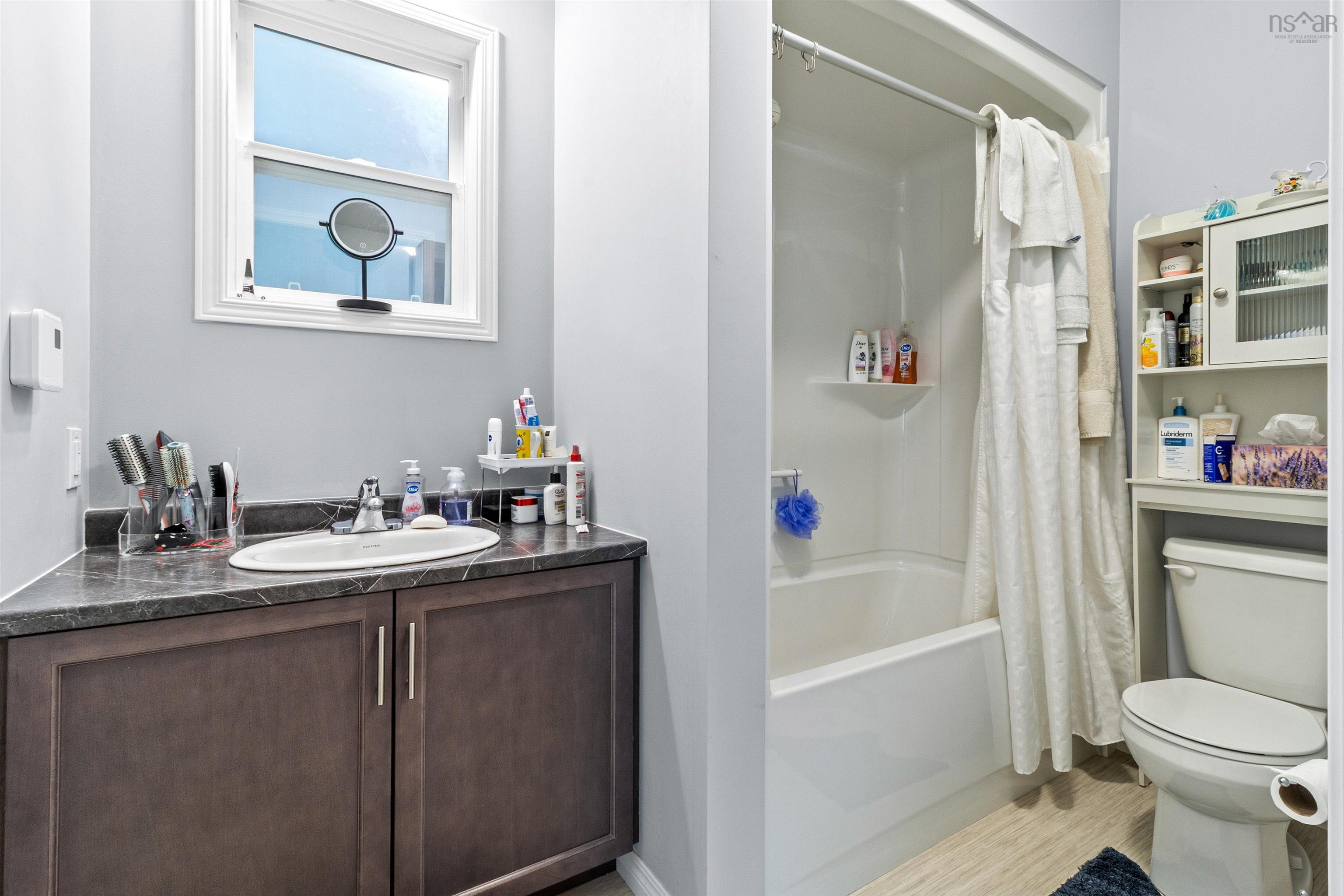 7 Mansfield Lane, Lower Sackville, NS (MLS 202521799)