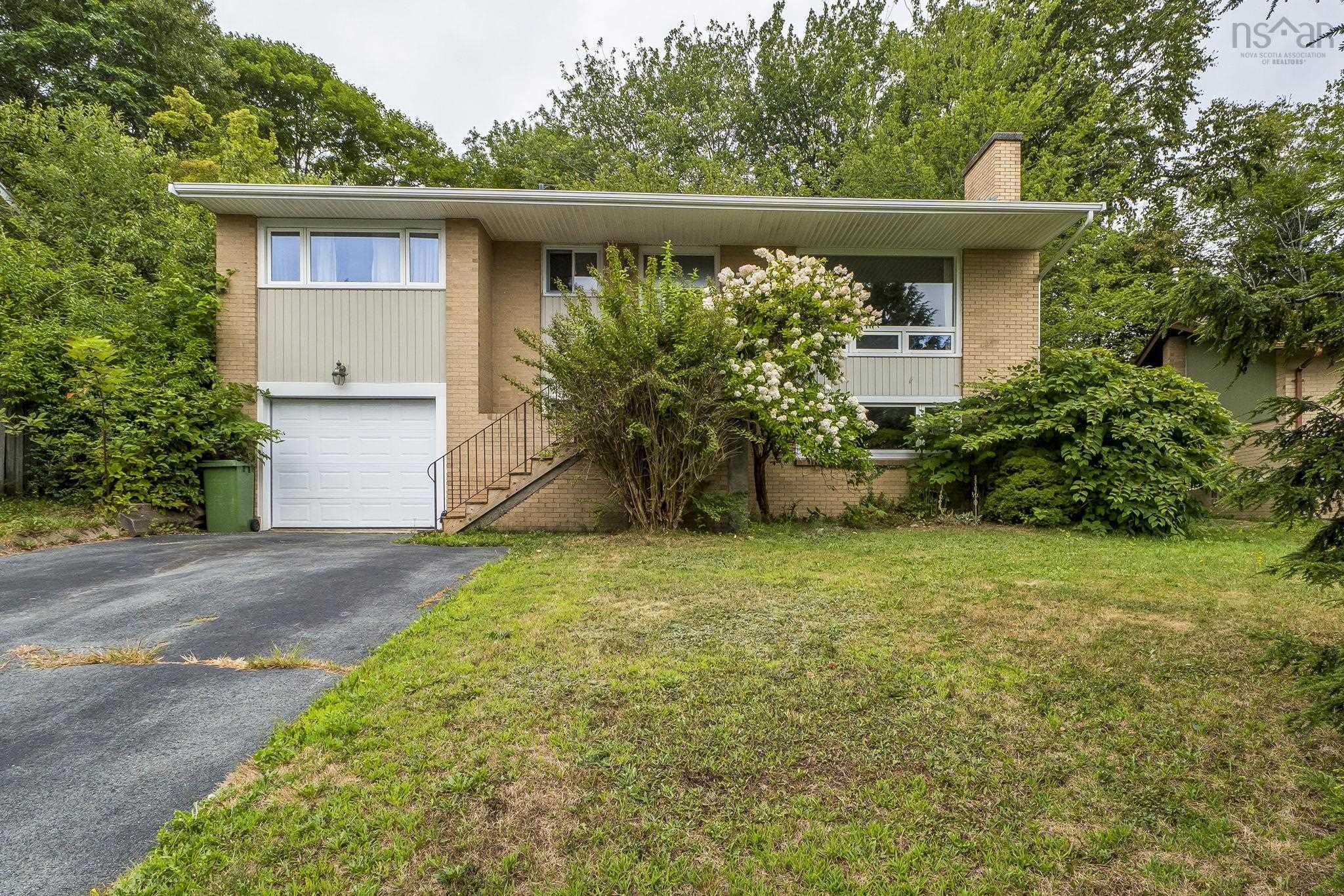 17 Gateway Road, Halifax, NS (MLS® 202521806)