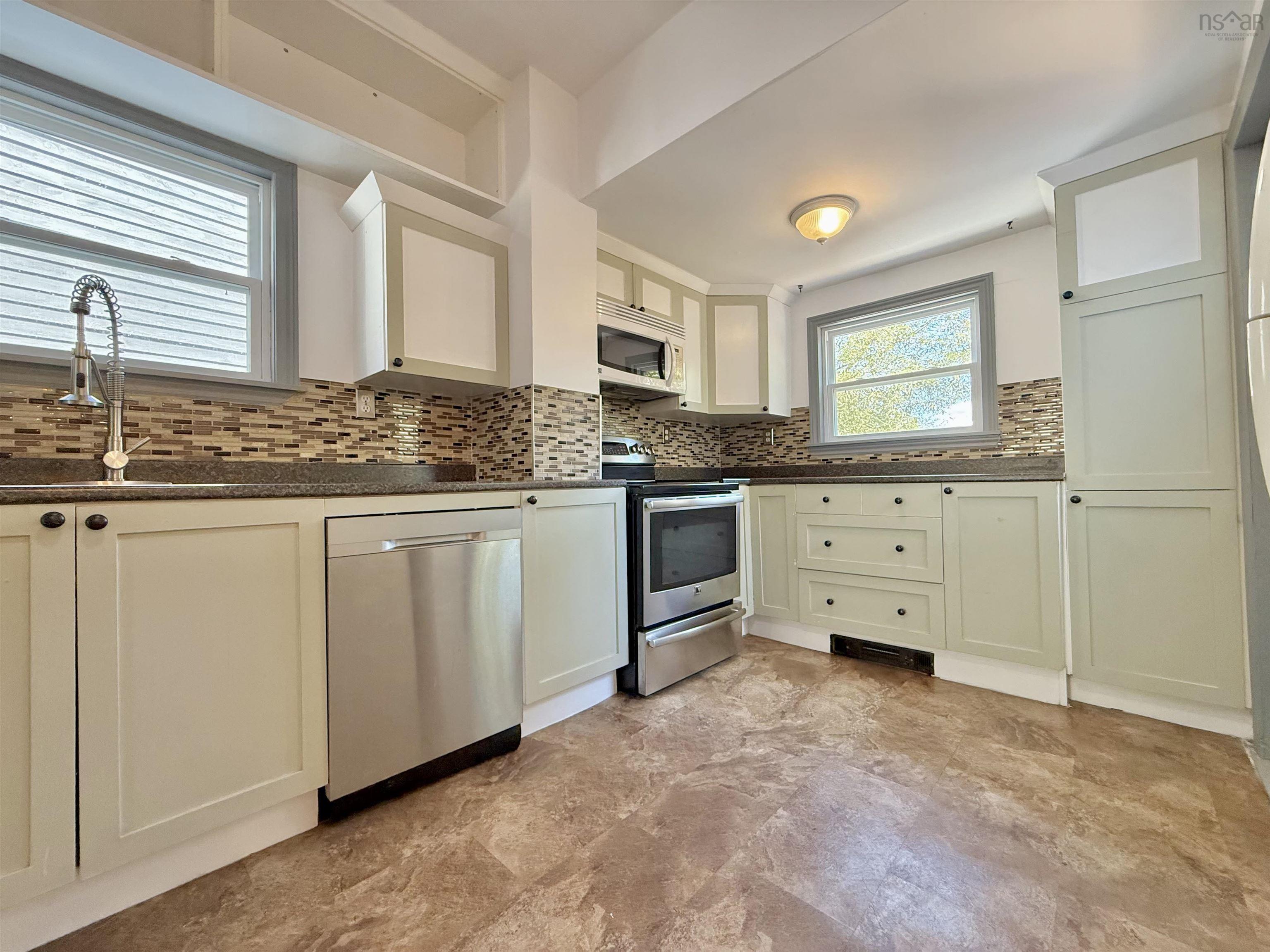 22 Rodney Road, Dartmouth, NS (MLS 202521841)