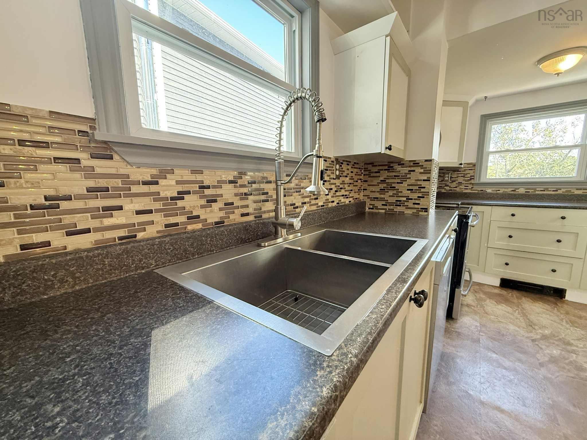 22 Rodney Road, Dartmouth, NS (MLS 202521841)