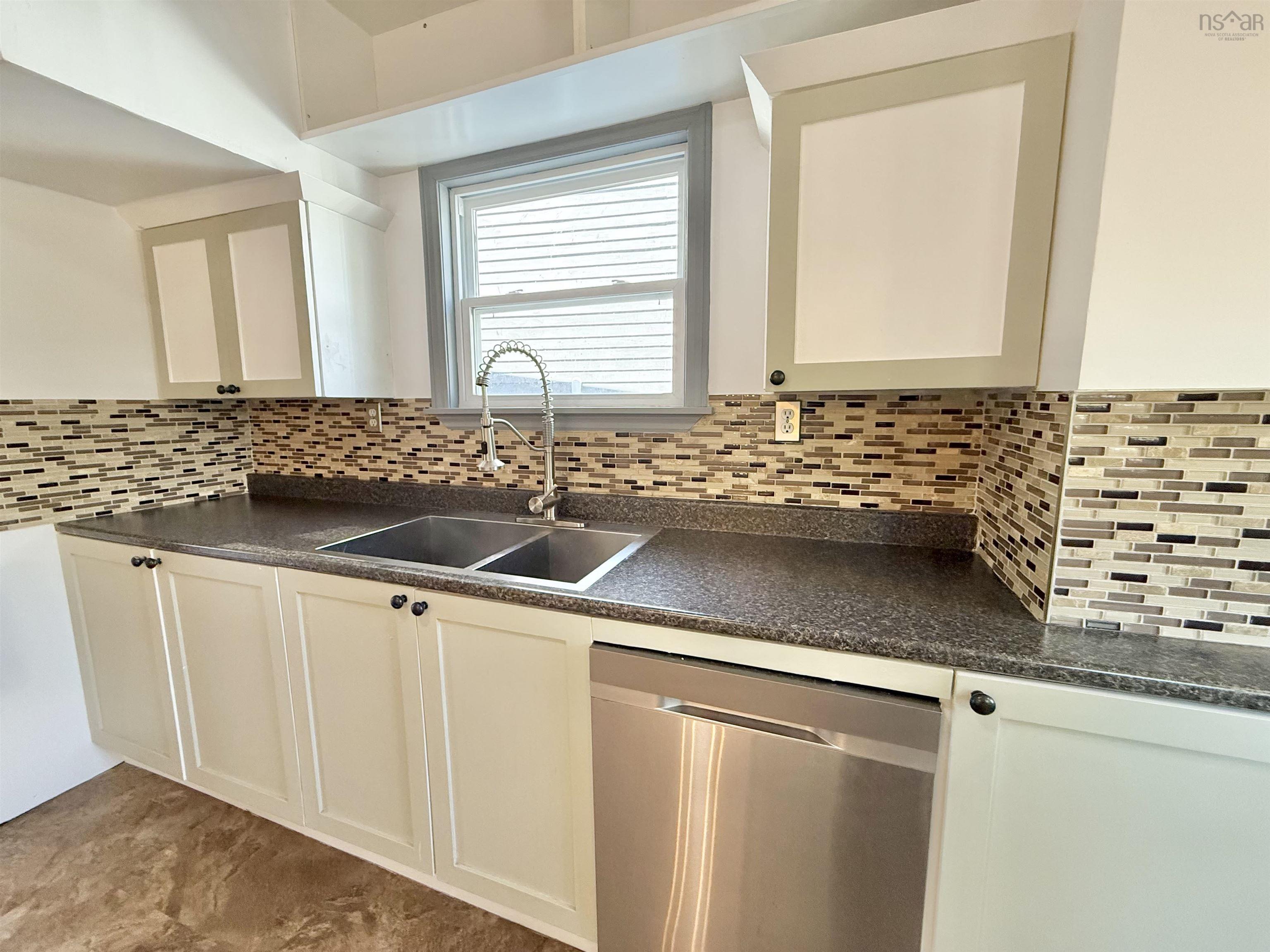 22 Rodney Road, Dartmouth, NS (MLS 202521841)