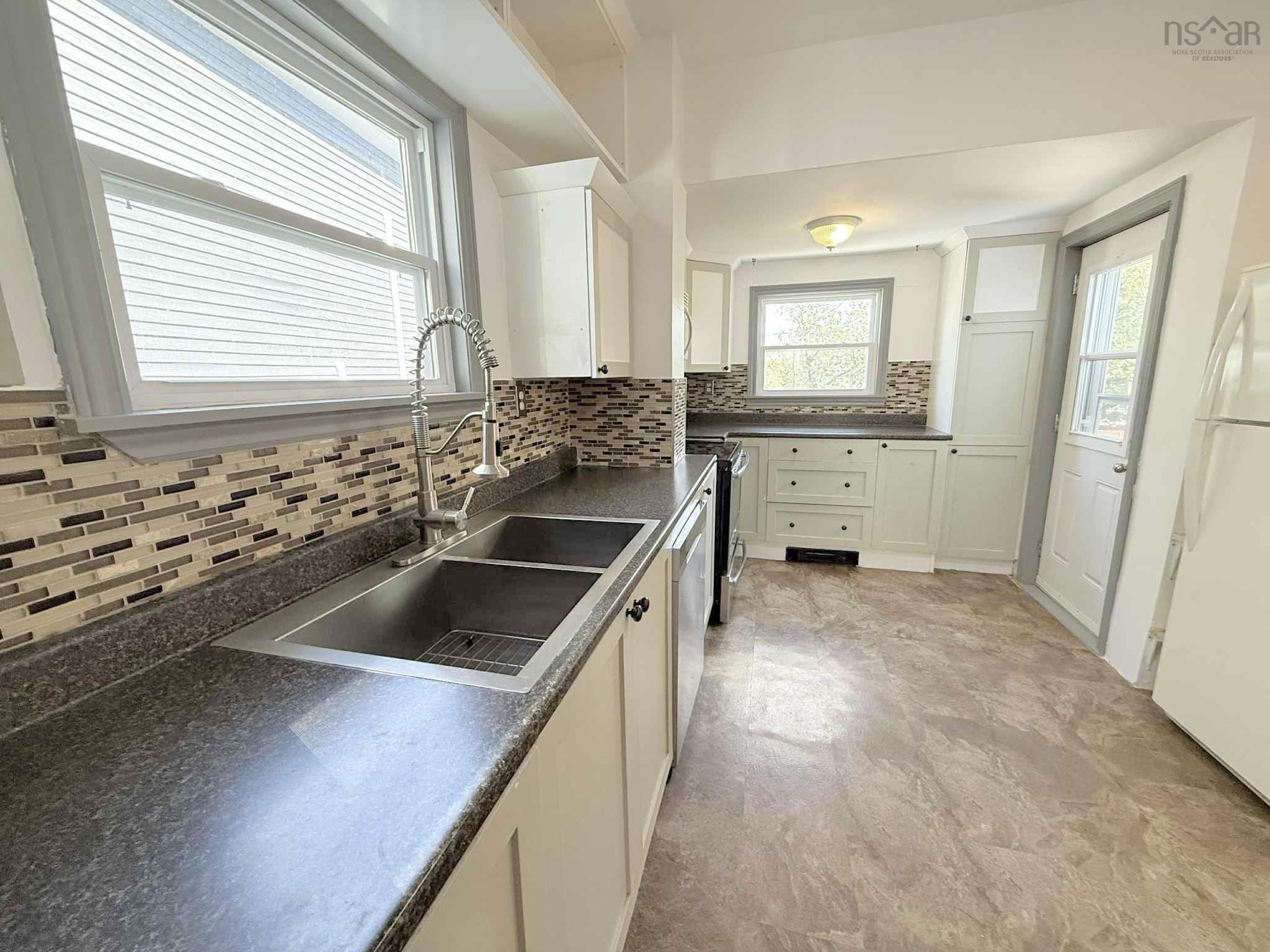 22 Rodney Road, Dartmouth, NS (MLS 202521841)