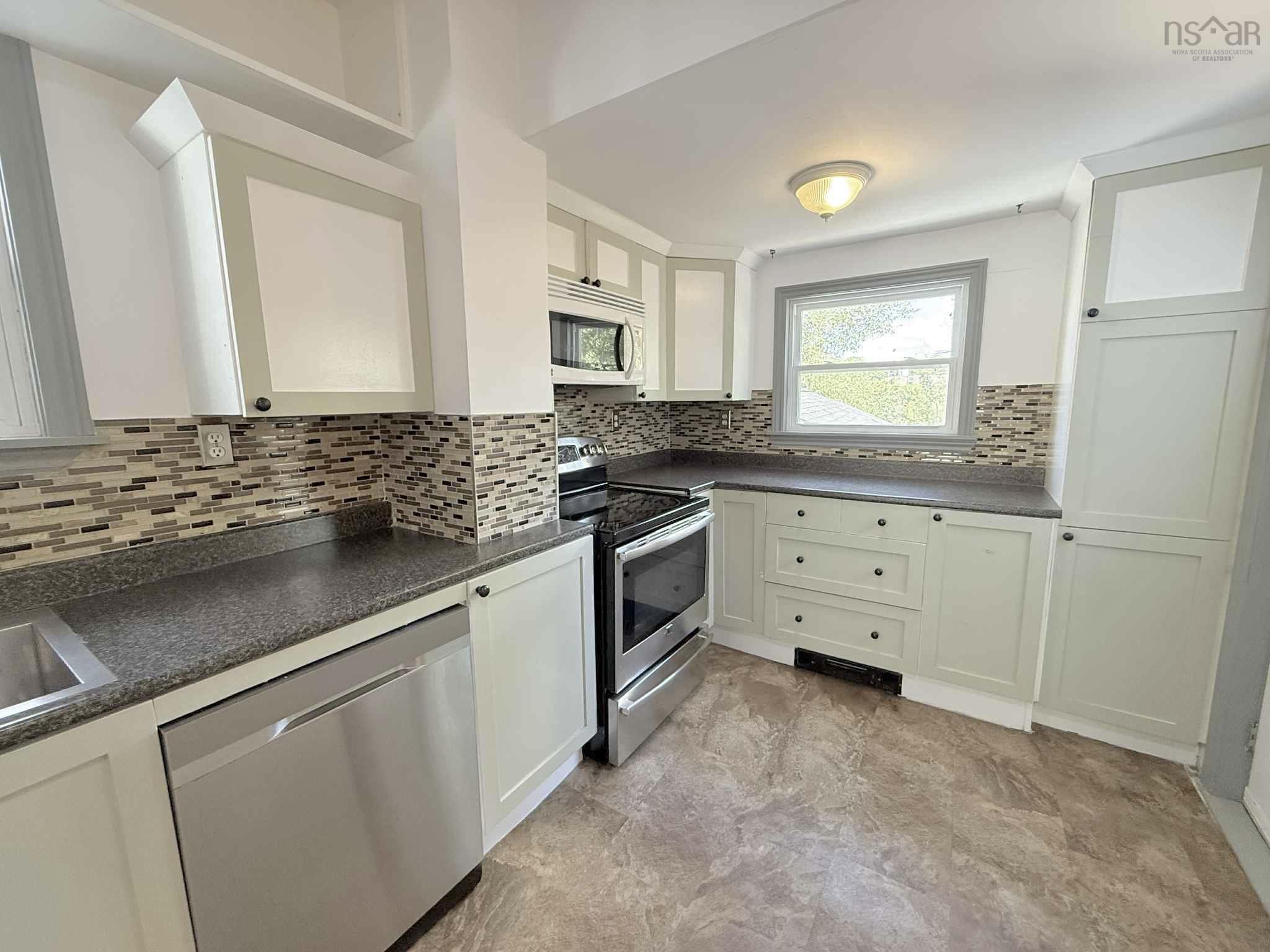 22 Rodney Road, Dartmouth, NS (MLS 202521841)