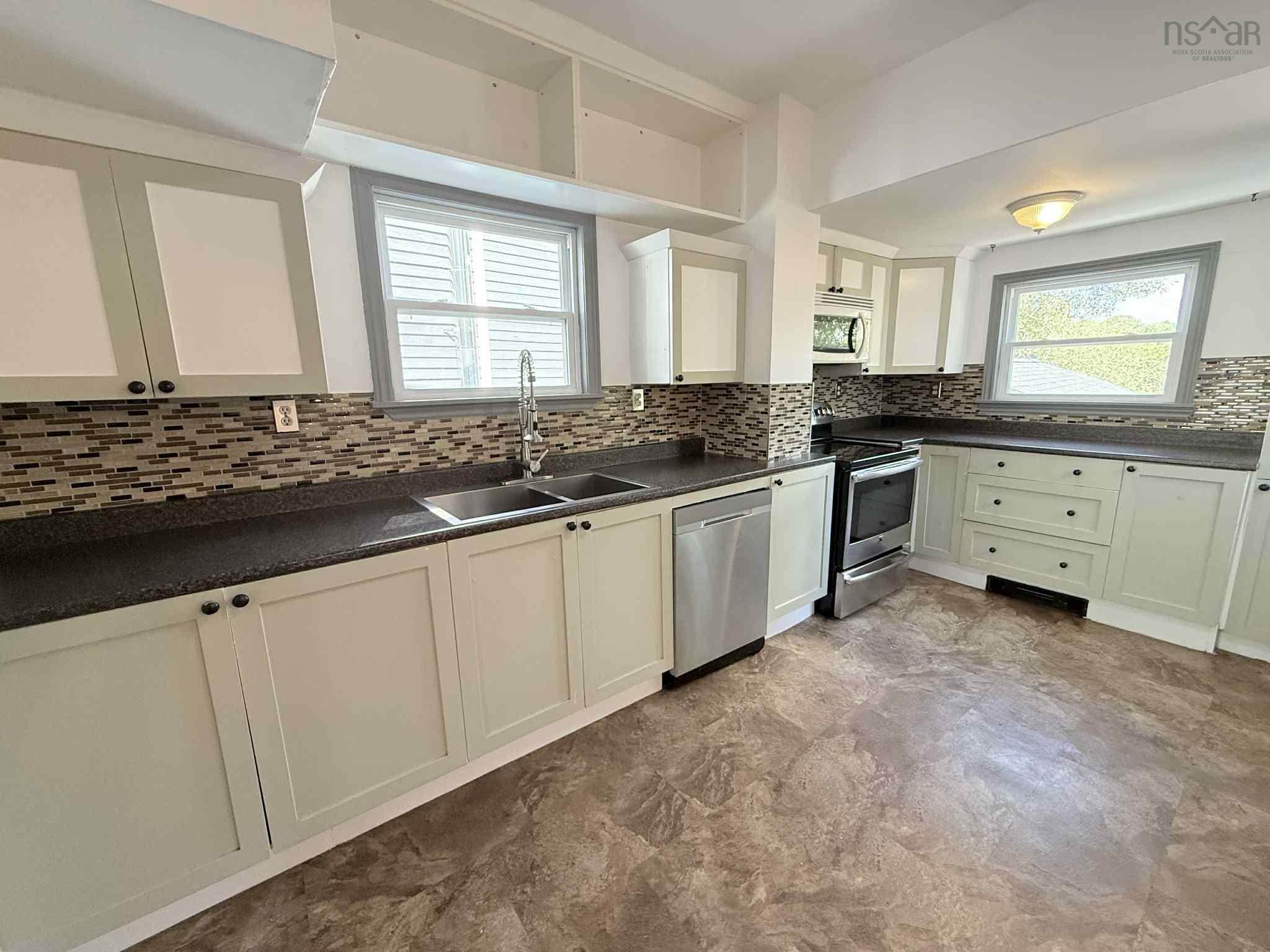 22 Rodney Road, Dartmouth, NS (MLS 202521841)