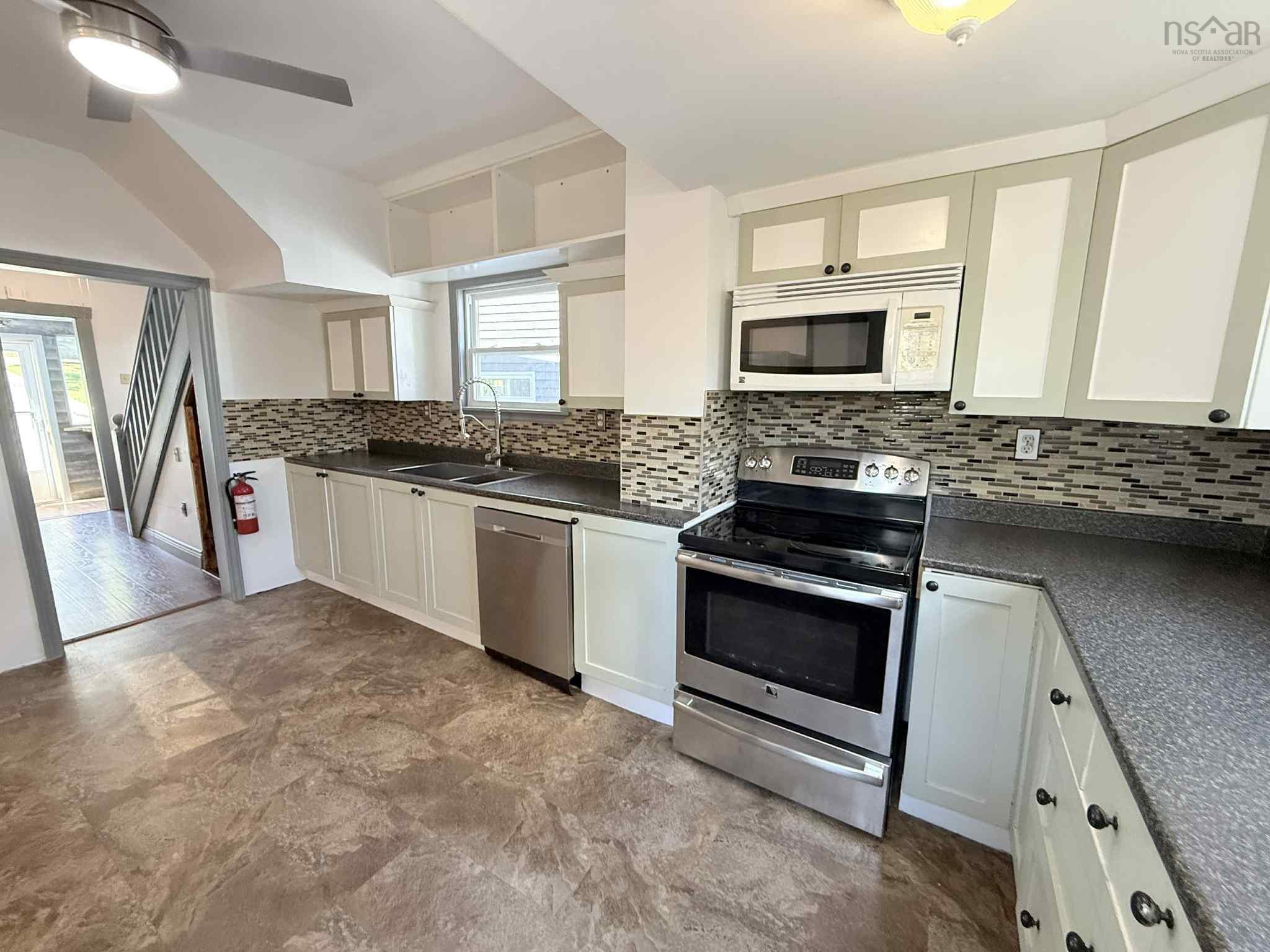 22 Rodney Road, Dartmouth, NS (MLS 202521841)