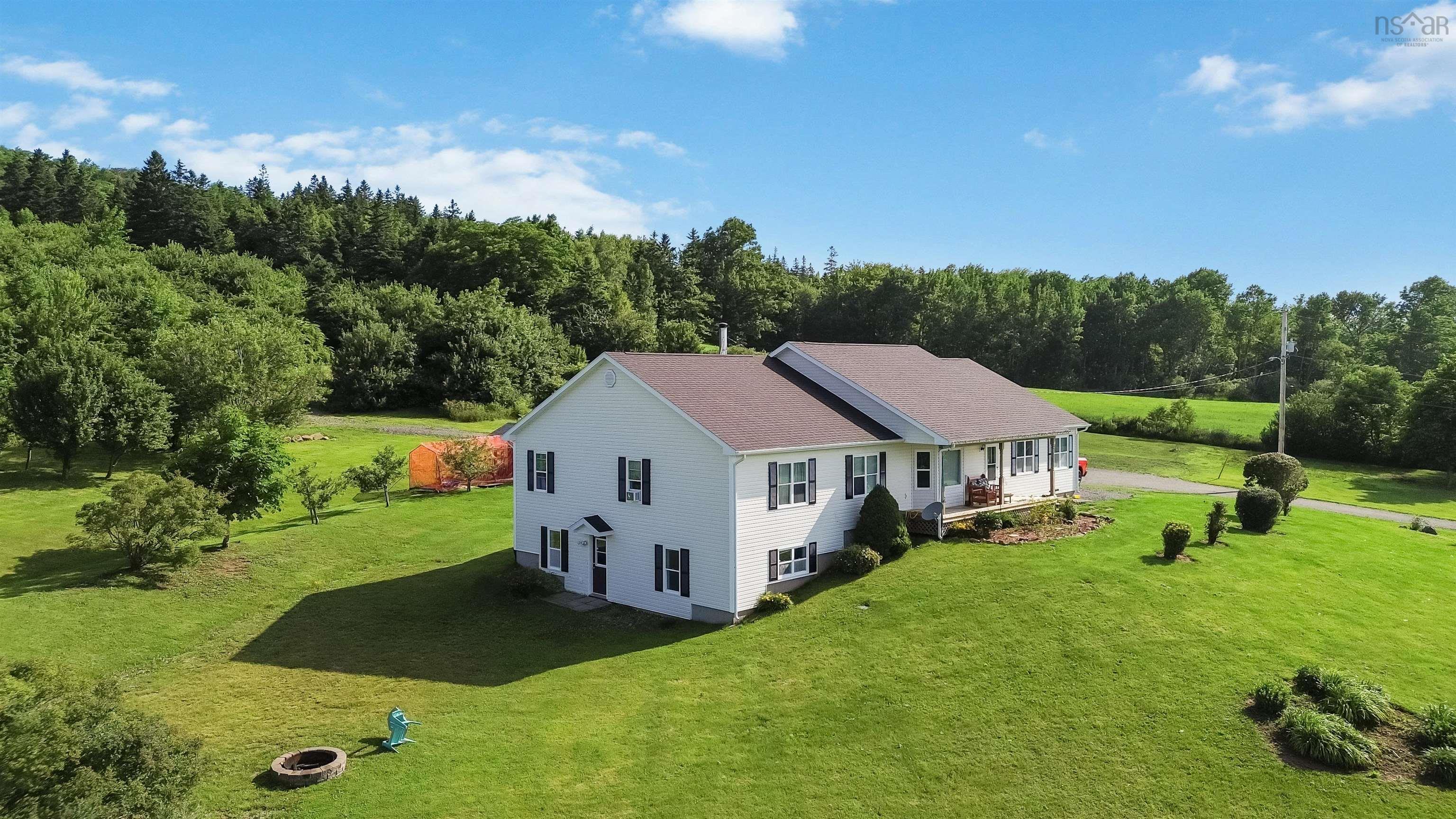 2135 Highway 221, Dempseys Corner, NS (MLS® 202522209) | Dempseys Corner Real Estate | RE/MAX Halifax