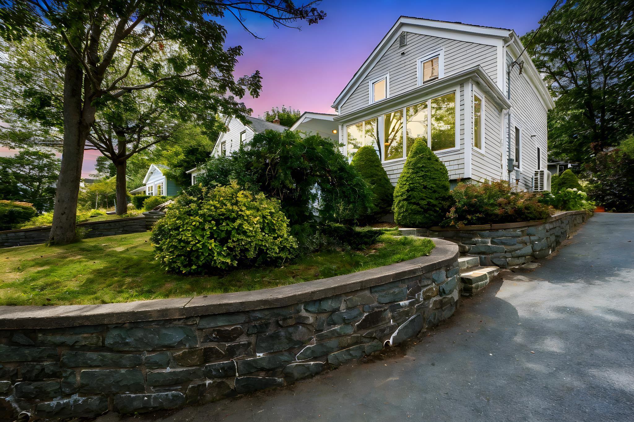 12 Locke Street, Bedford, NS (MLS® 202522231)