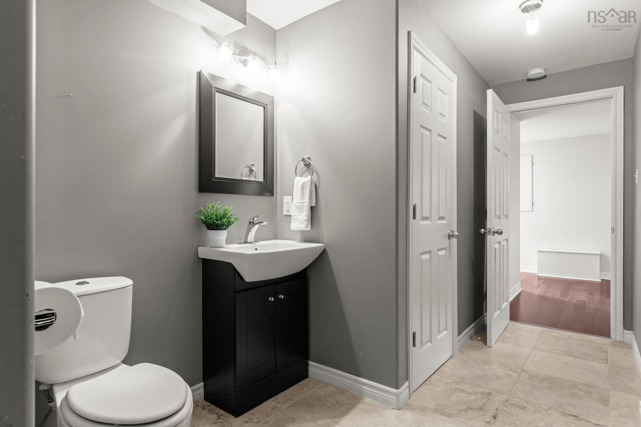 30 Quindora Crescent, Dartmouth, NS (MLS 202522312)