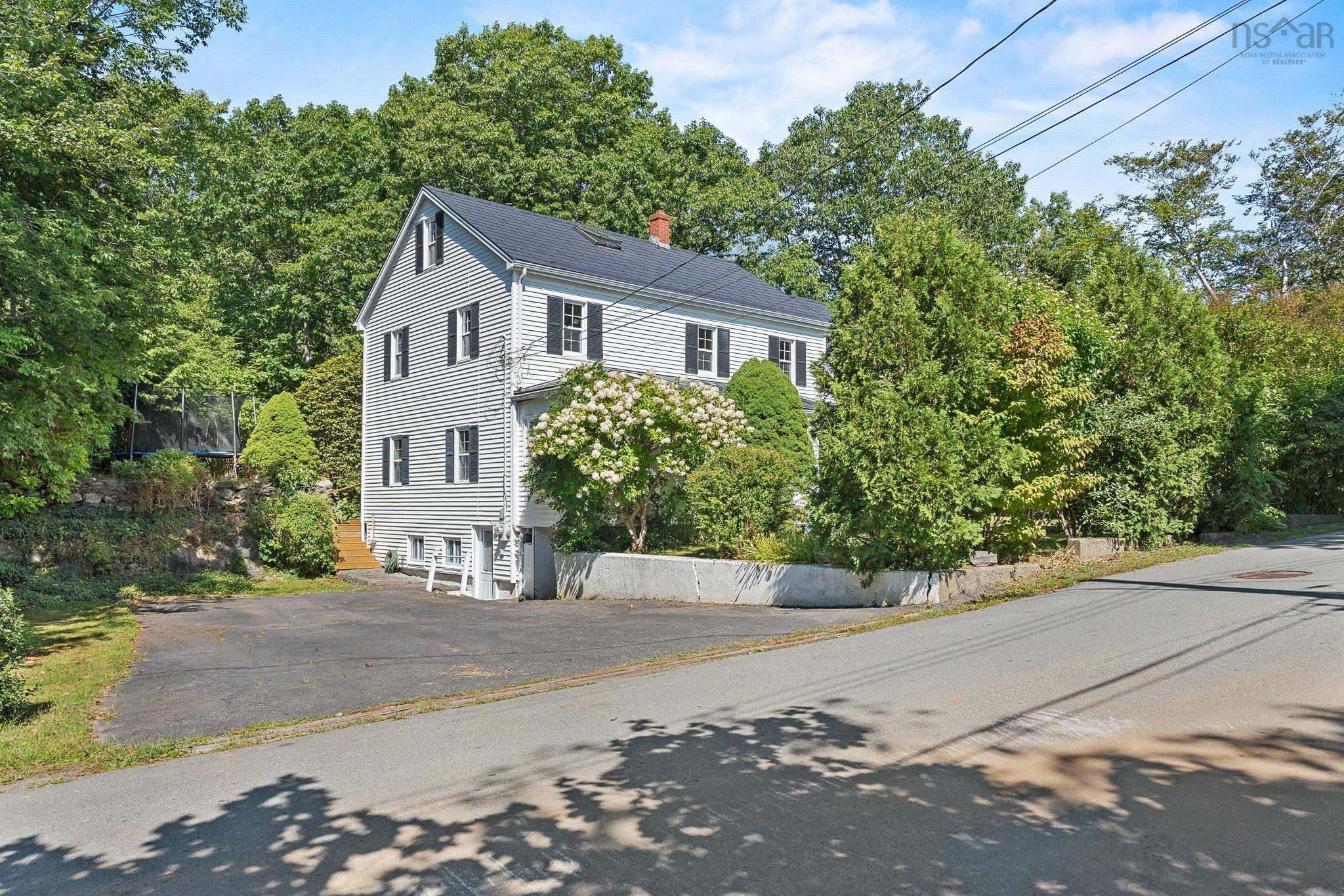 8 Emmerson Street, Bedford, NS (MLS® 202522499)