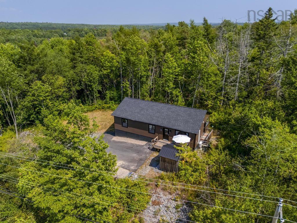 1631 Beaver Bank Road, Beaver Bank, NS (MLS 202522589)