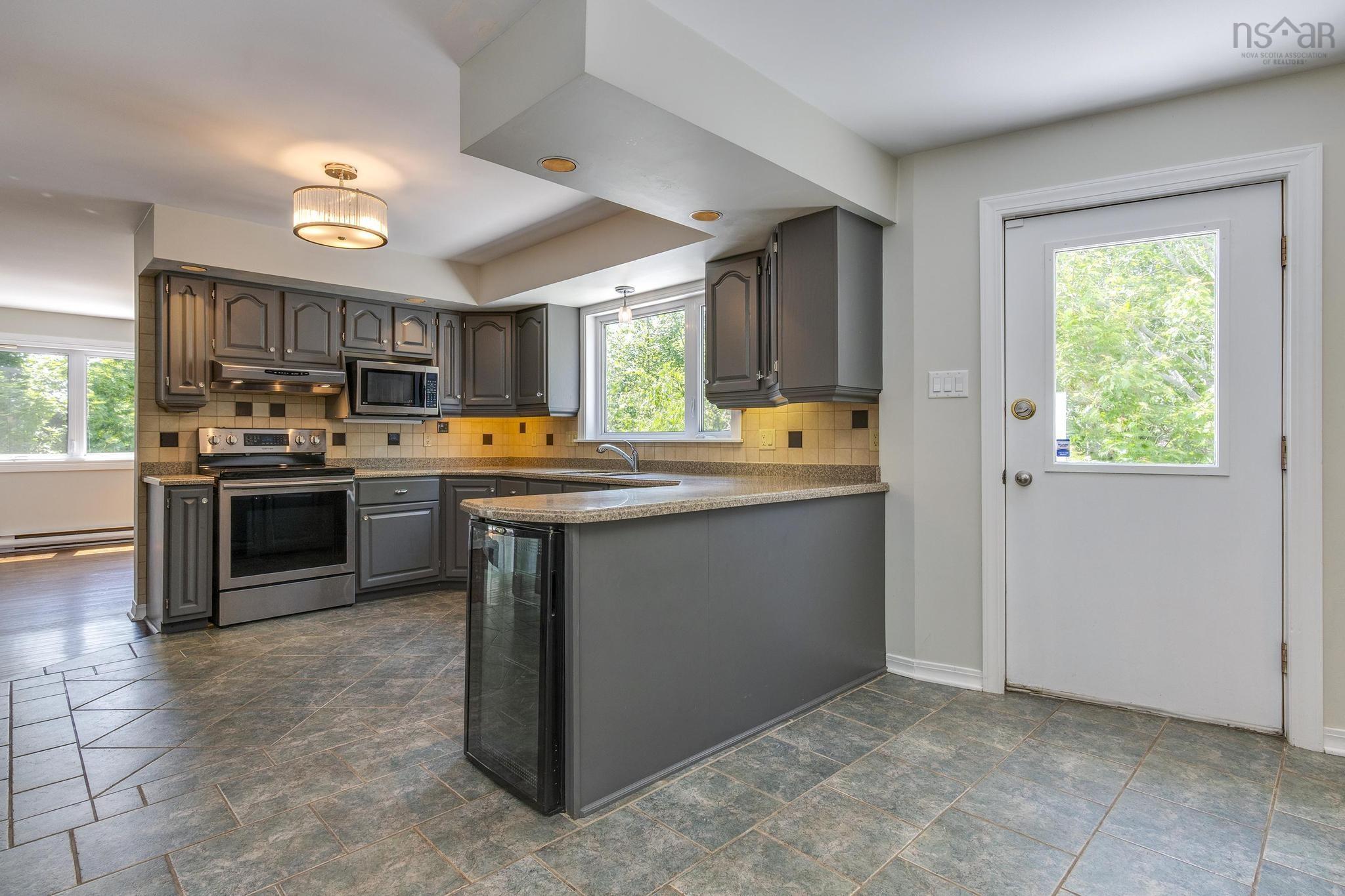 12 Saraguay Place, Halifax, NS (MLS 202522740)