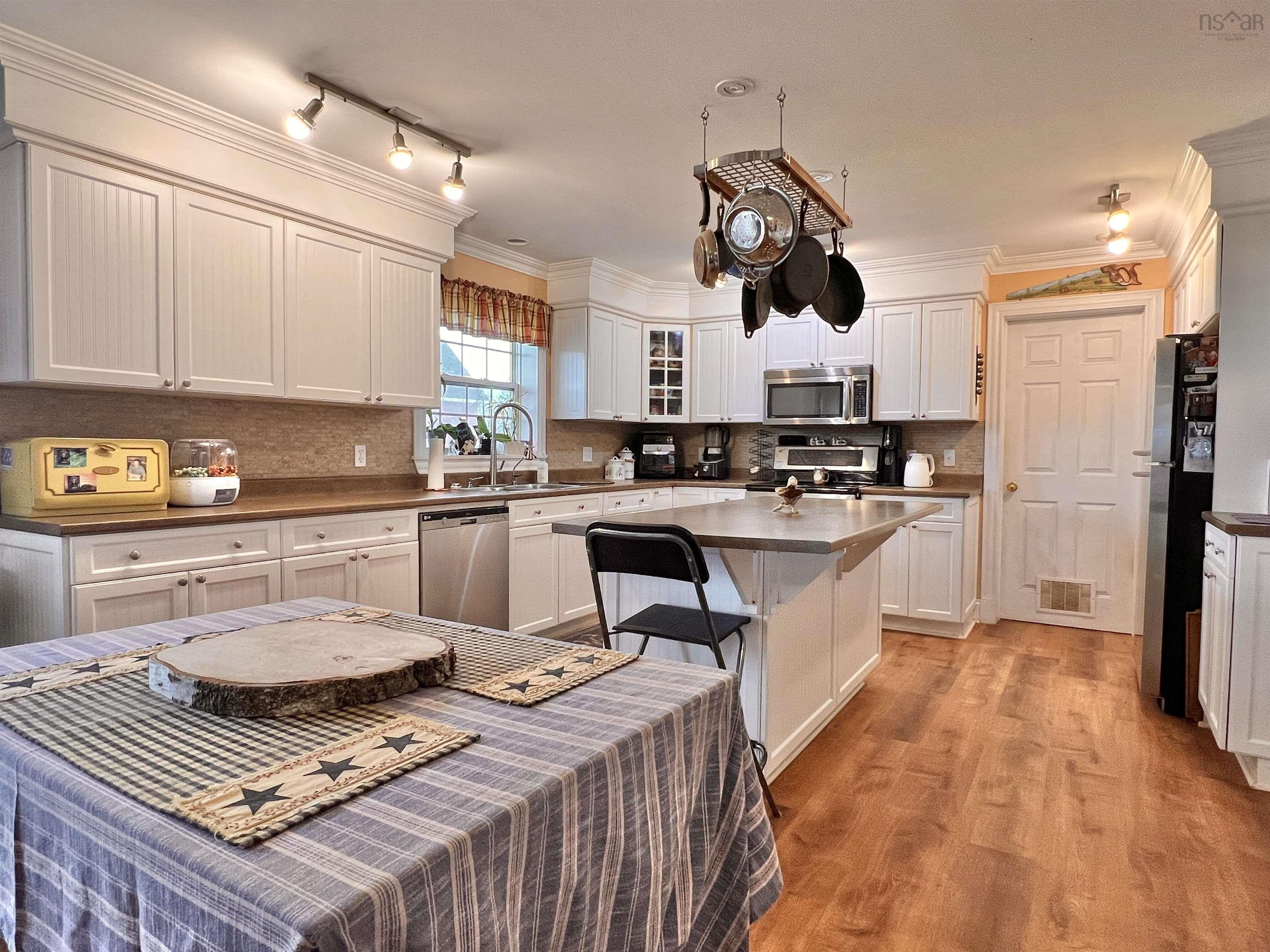 $1,450,000.00: 697 Belmont Road, Belmont