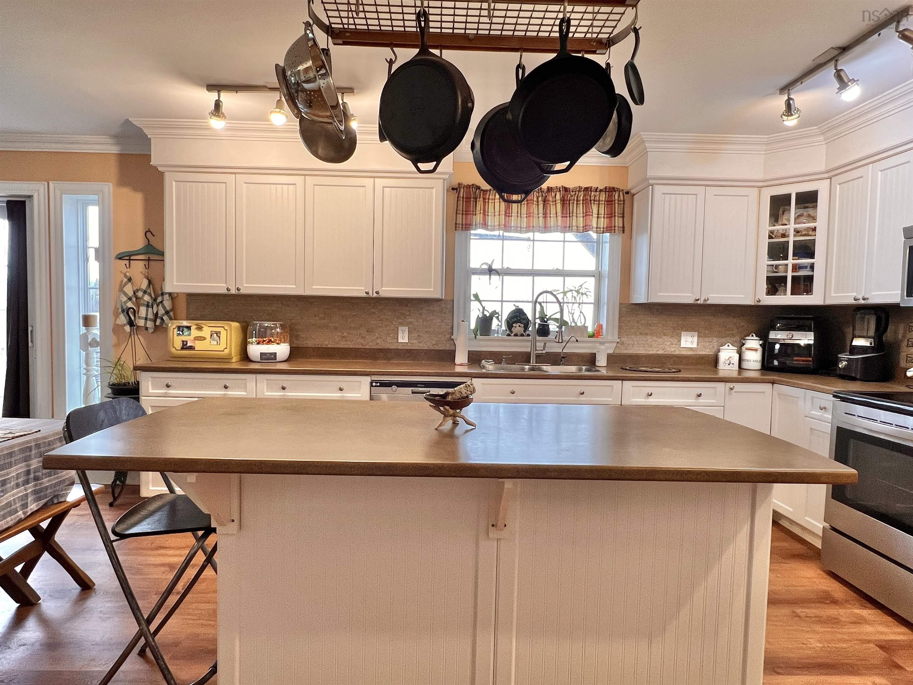 $1,450,000.00: 697 Belmont Road, Belmont