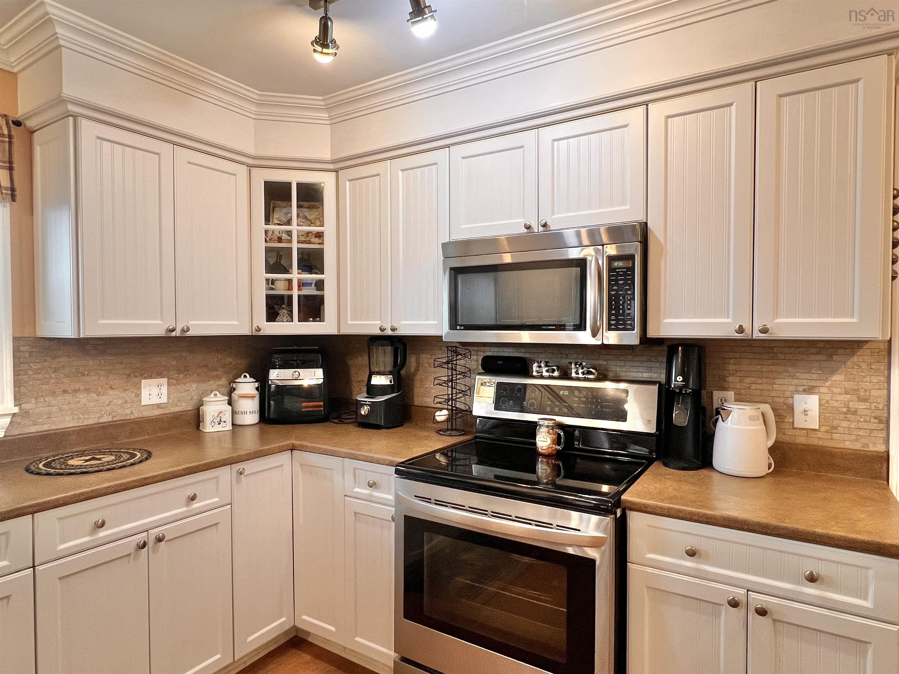 $1,450,000.00: 697 Belmont Road, Belmont