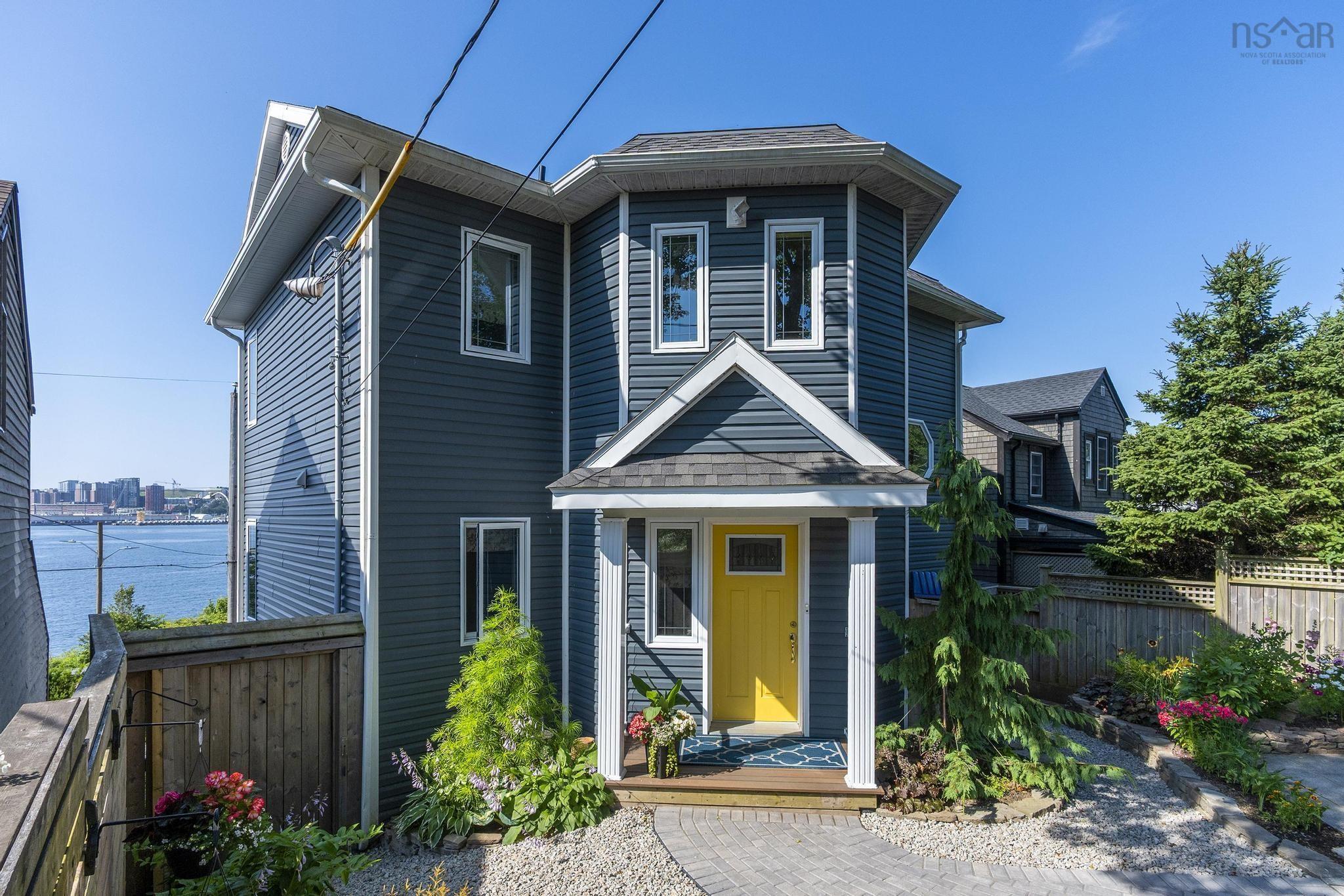60 Shore Road, Dartmouth, NS (MLS® 202522887)