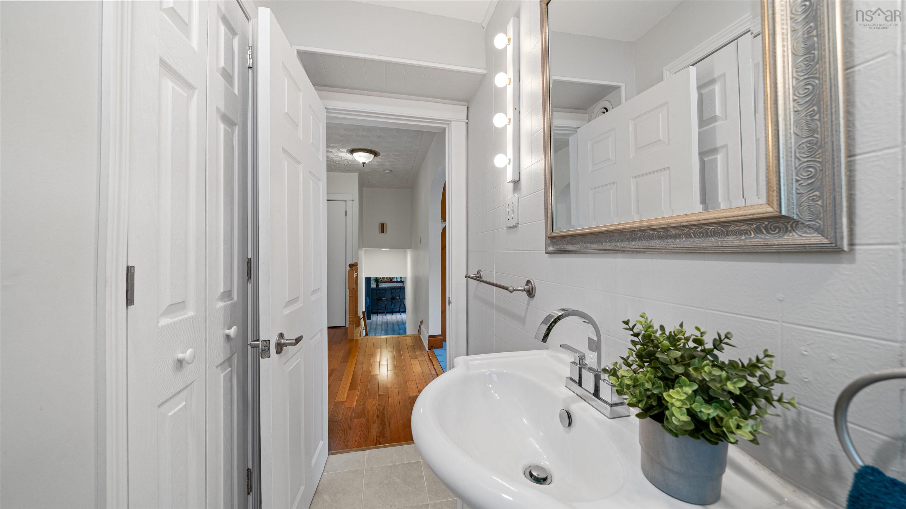 2571 St. Margaret's Bay Road, Timberlea, NS (MLS 202522901)