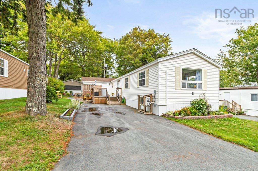 8 Fourth Street, Lucasville, NS (MLS® 202522936)