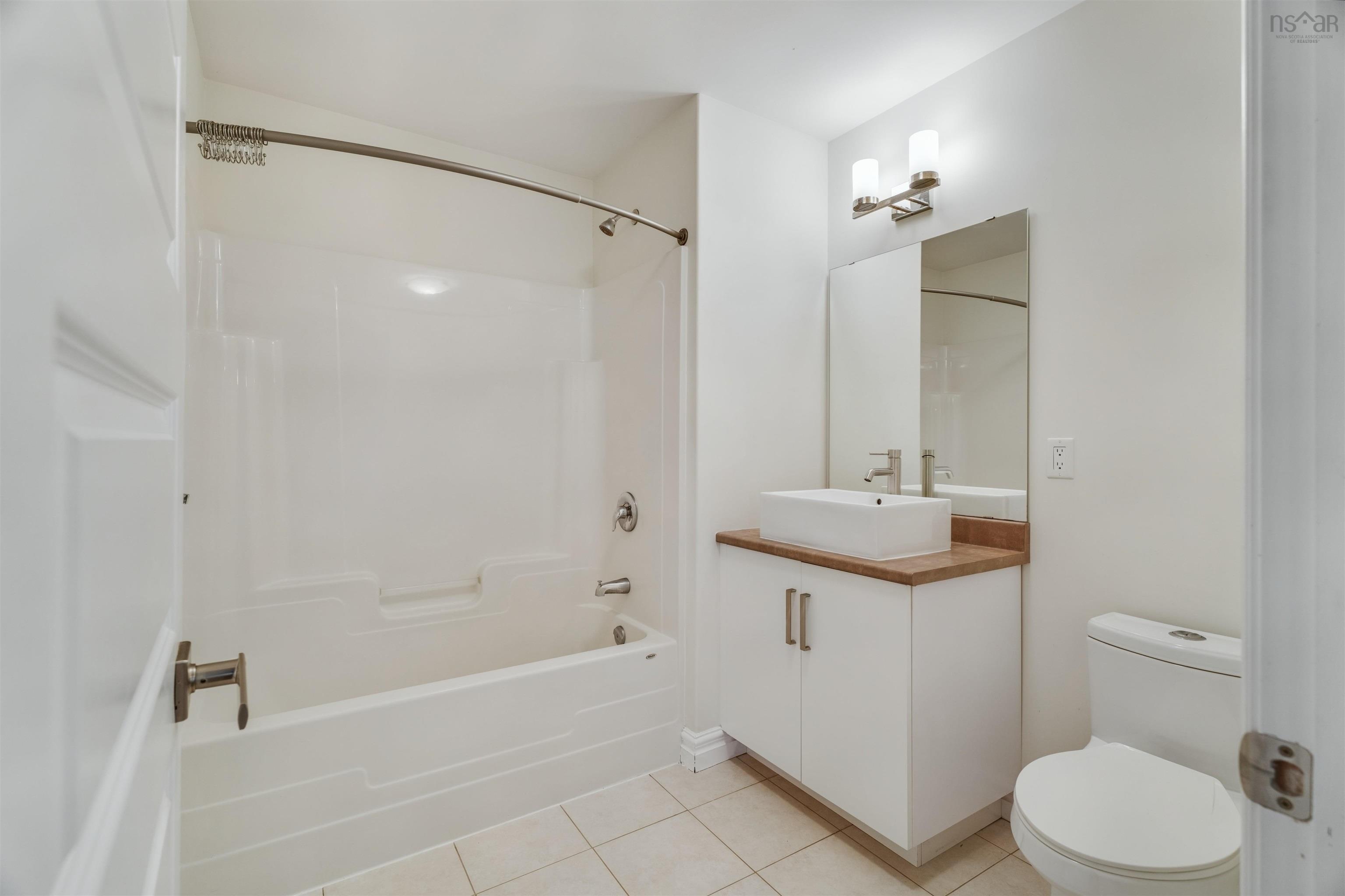 38 Lowther Lane, Bedford, NS (MLS 202522987)