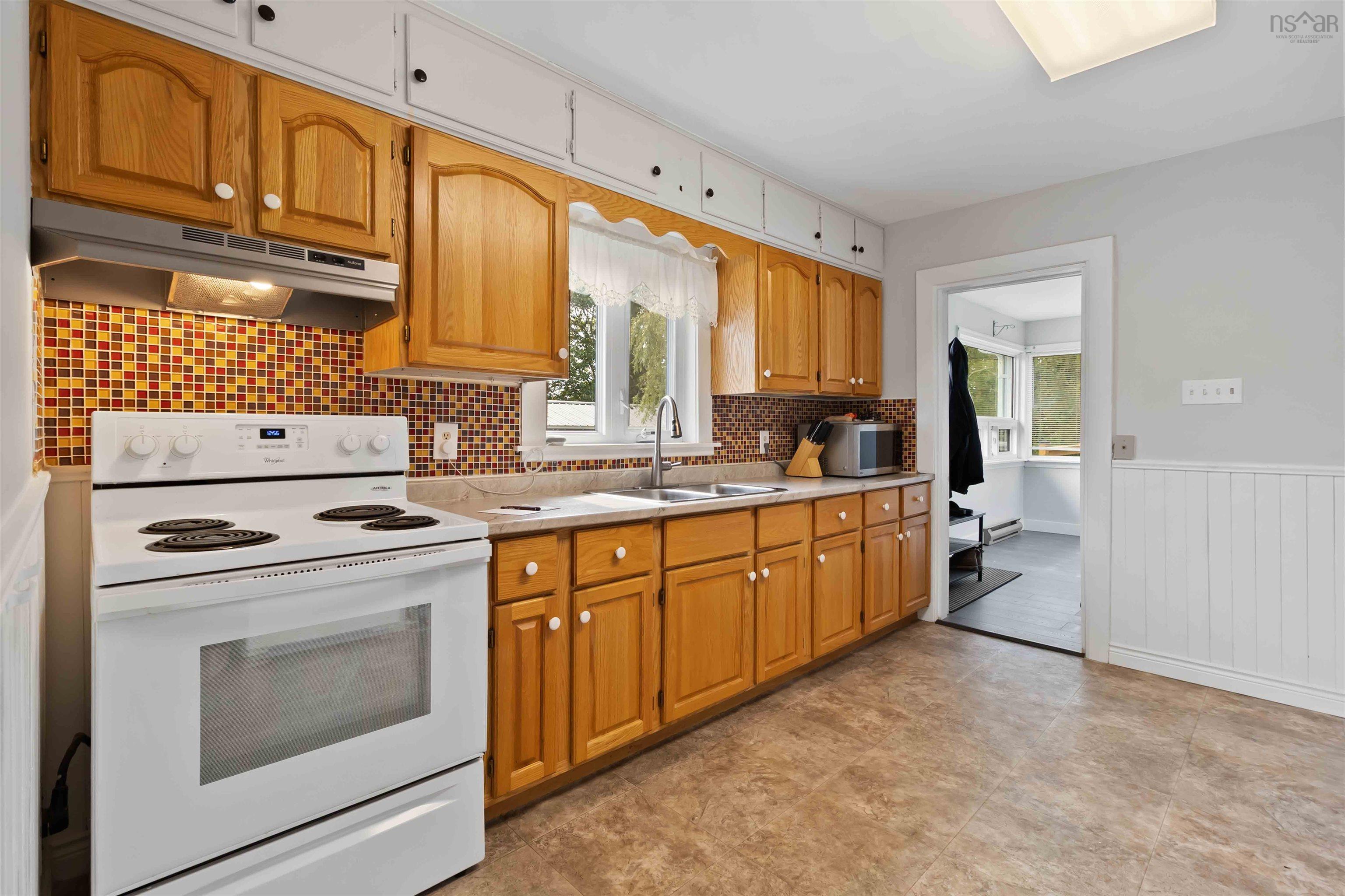 24 Woodlawn Road, Dartmouth, NS (MLS 202522993)