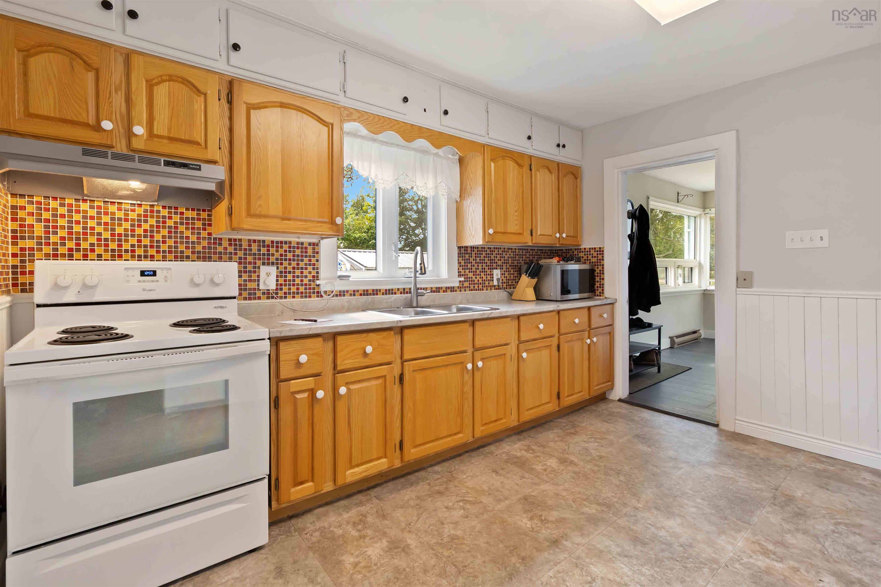 24 Woodlawn Road, Dartmouth, NS (MLS 202522993)