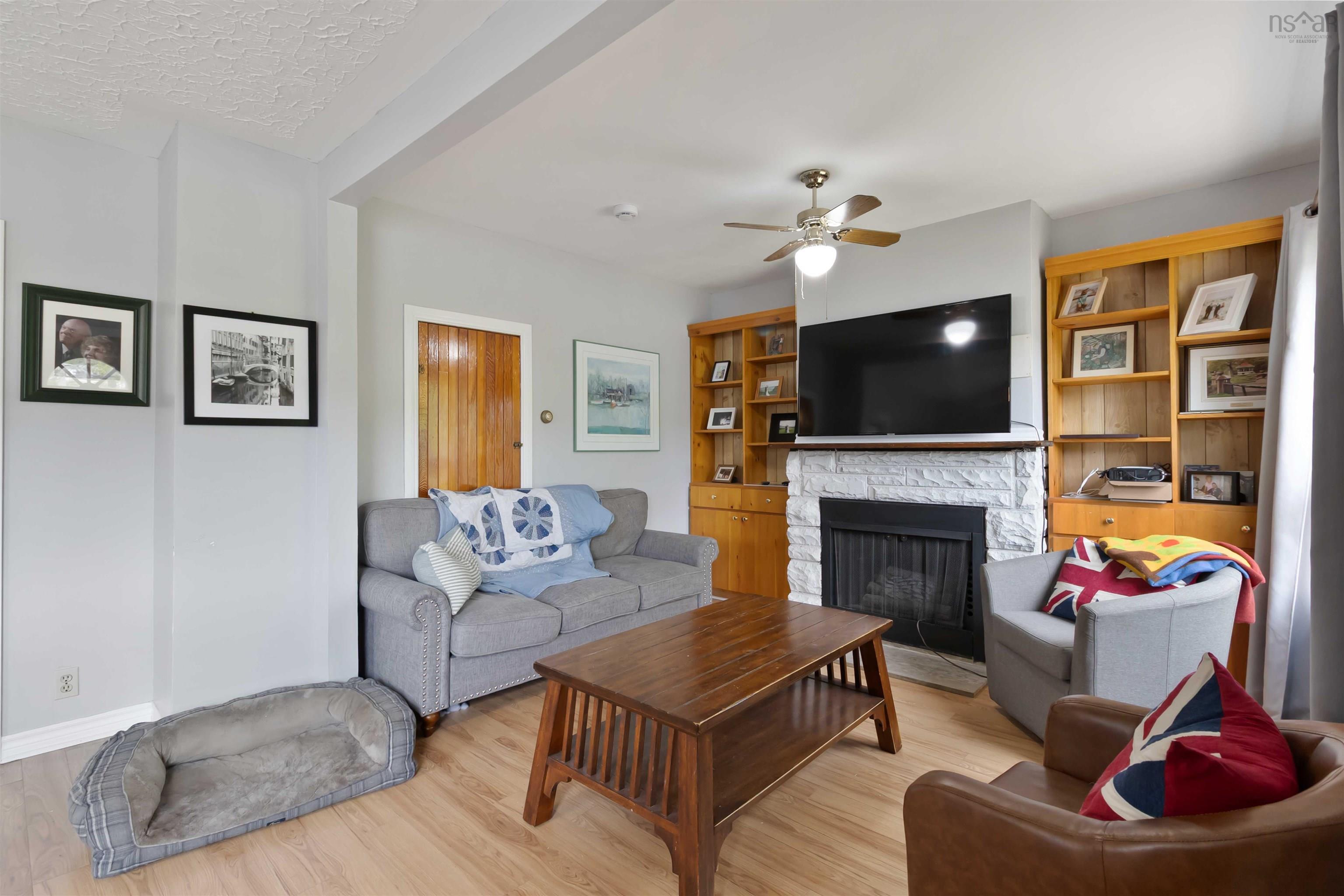 24 Woodlawn Road, Dartmouth, NS (MLS 202522993)