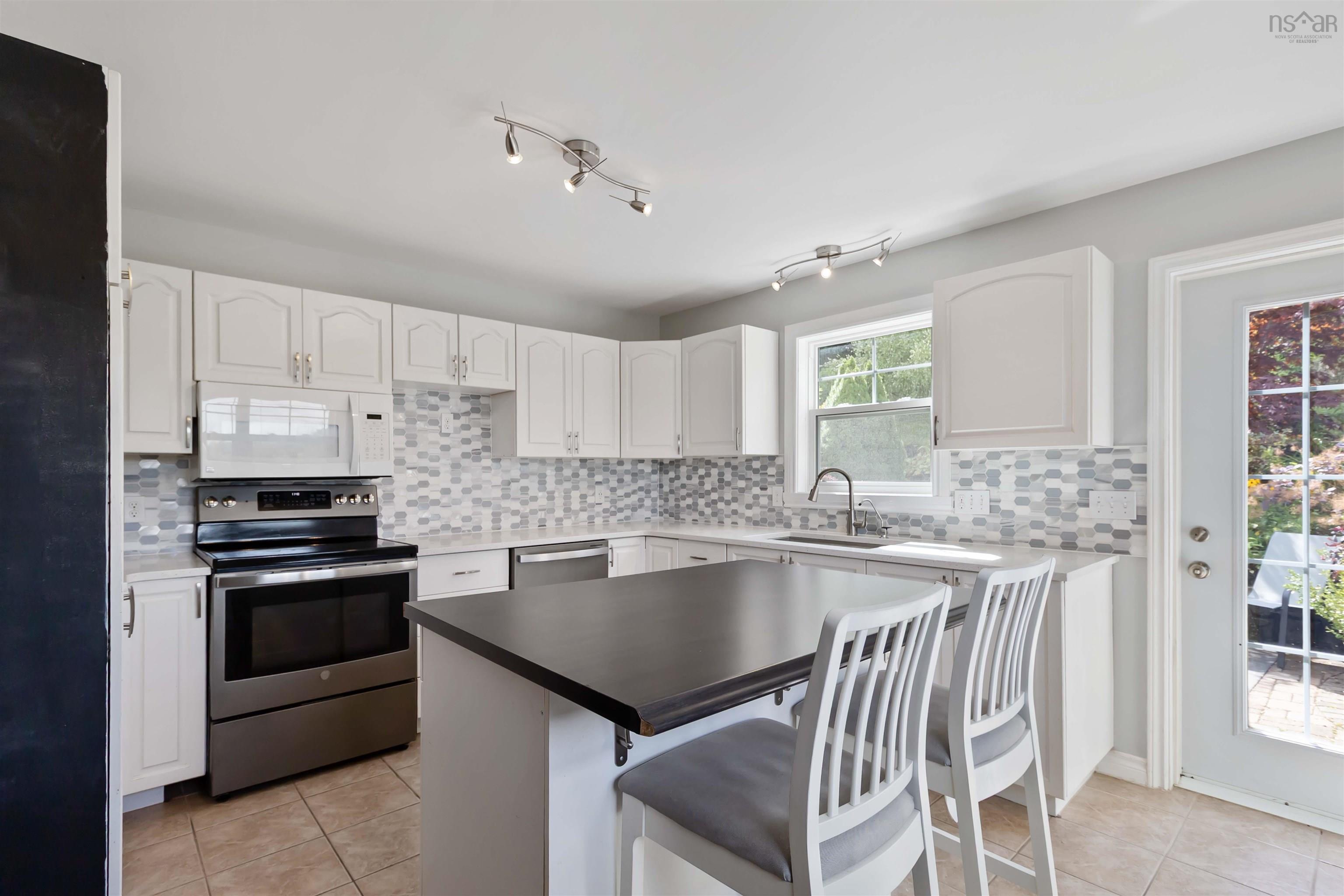 28 Flinns Hill, Bedford, NS (MLS 202522996)