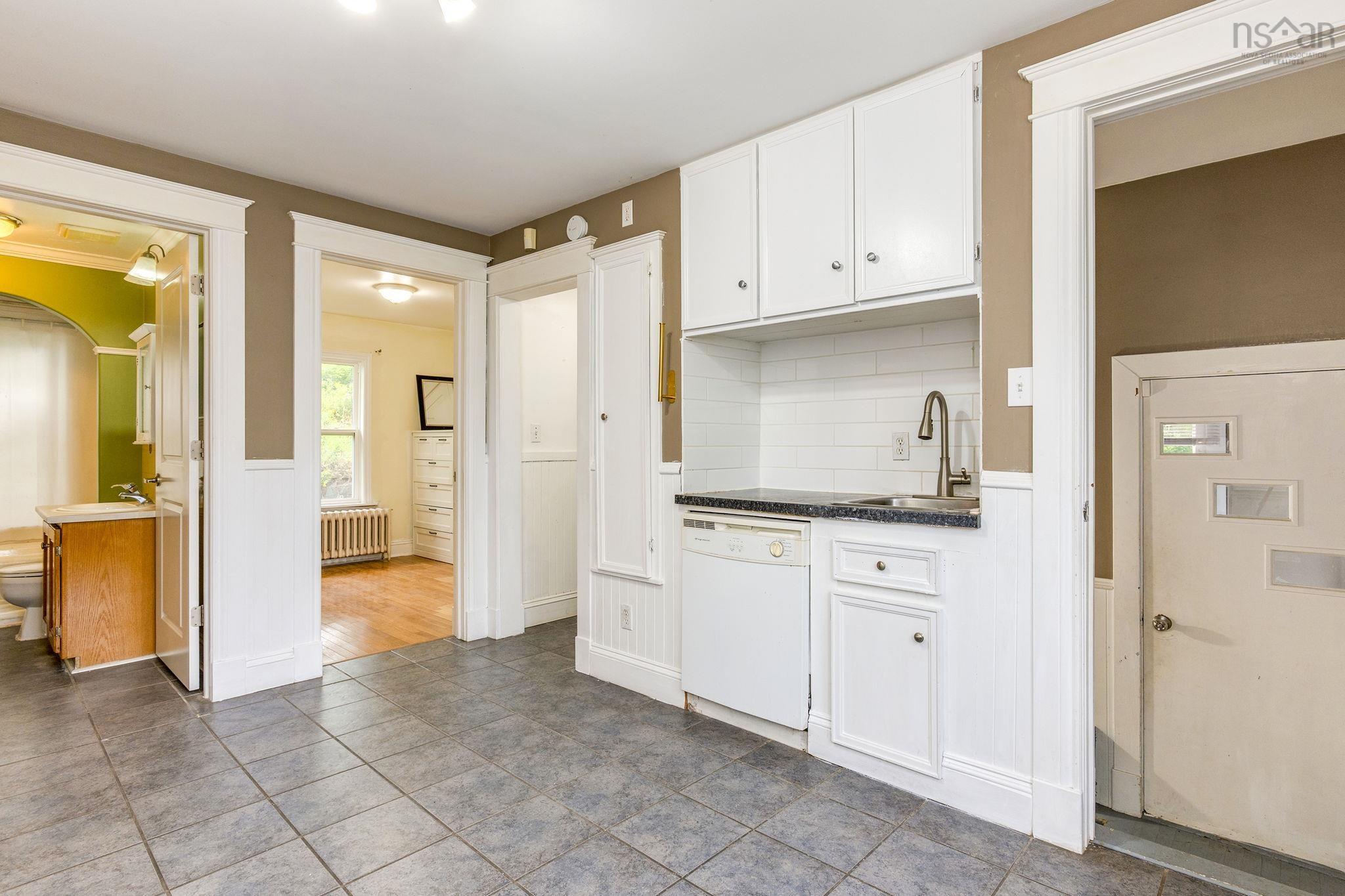 $549,900.00: 17 Melrose Avenue, Halifax