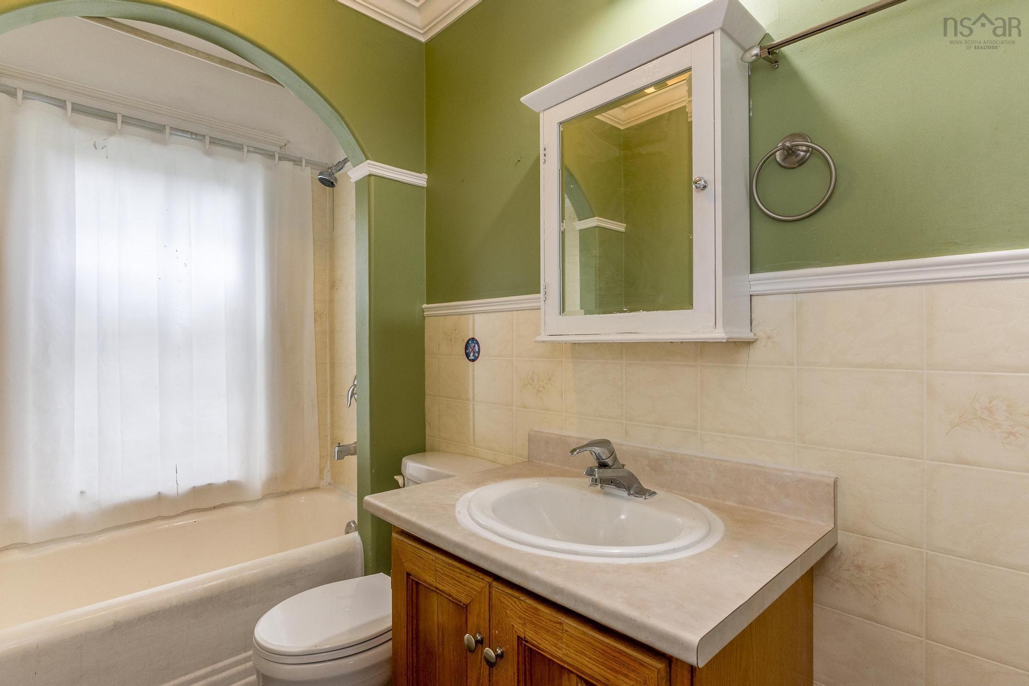 $549,900.00: 17 Melrose Avenue, Halifax